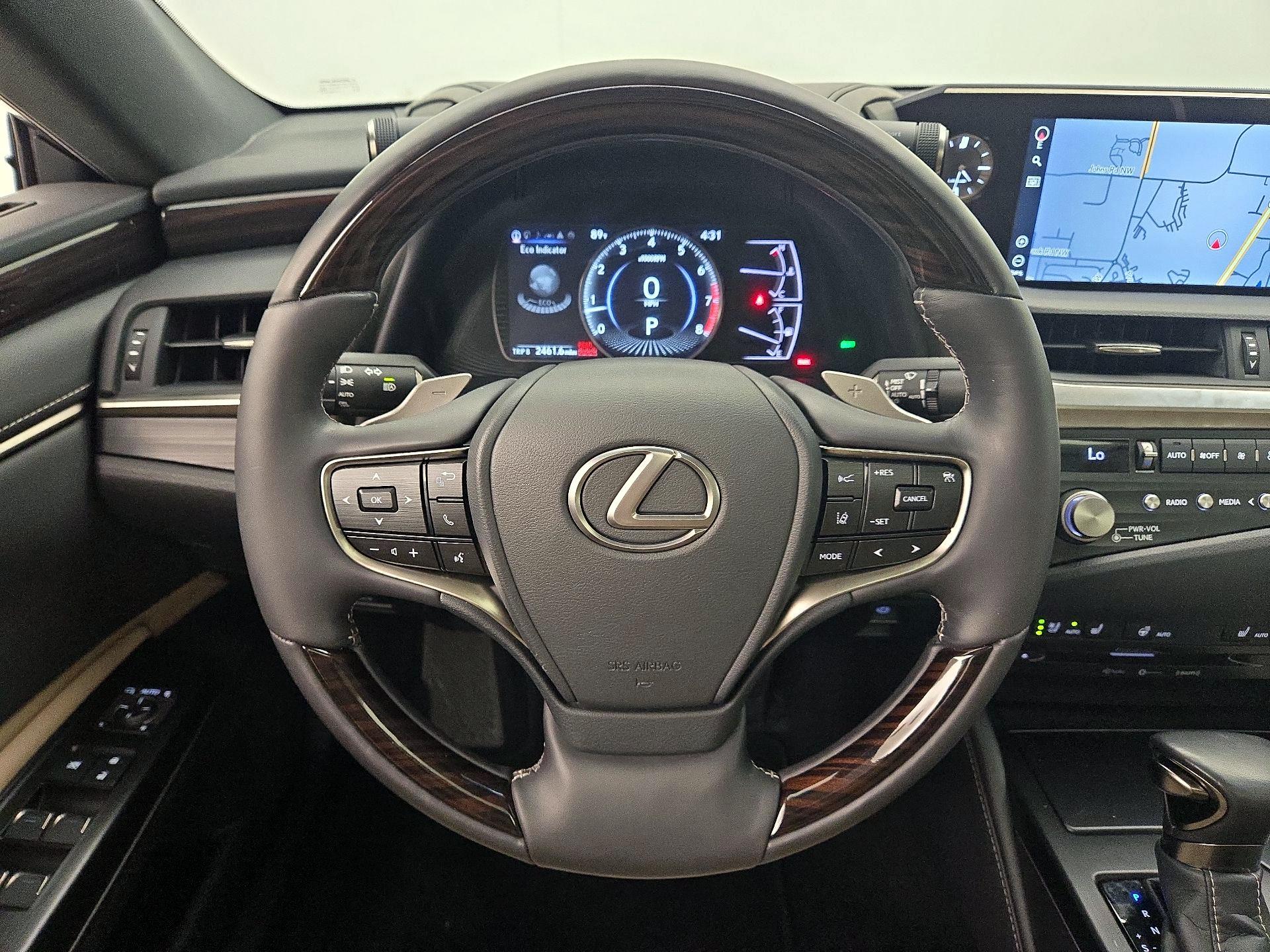 Thumbnail: 2021 Lexus ES - 10