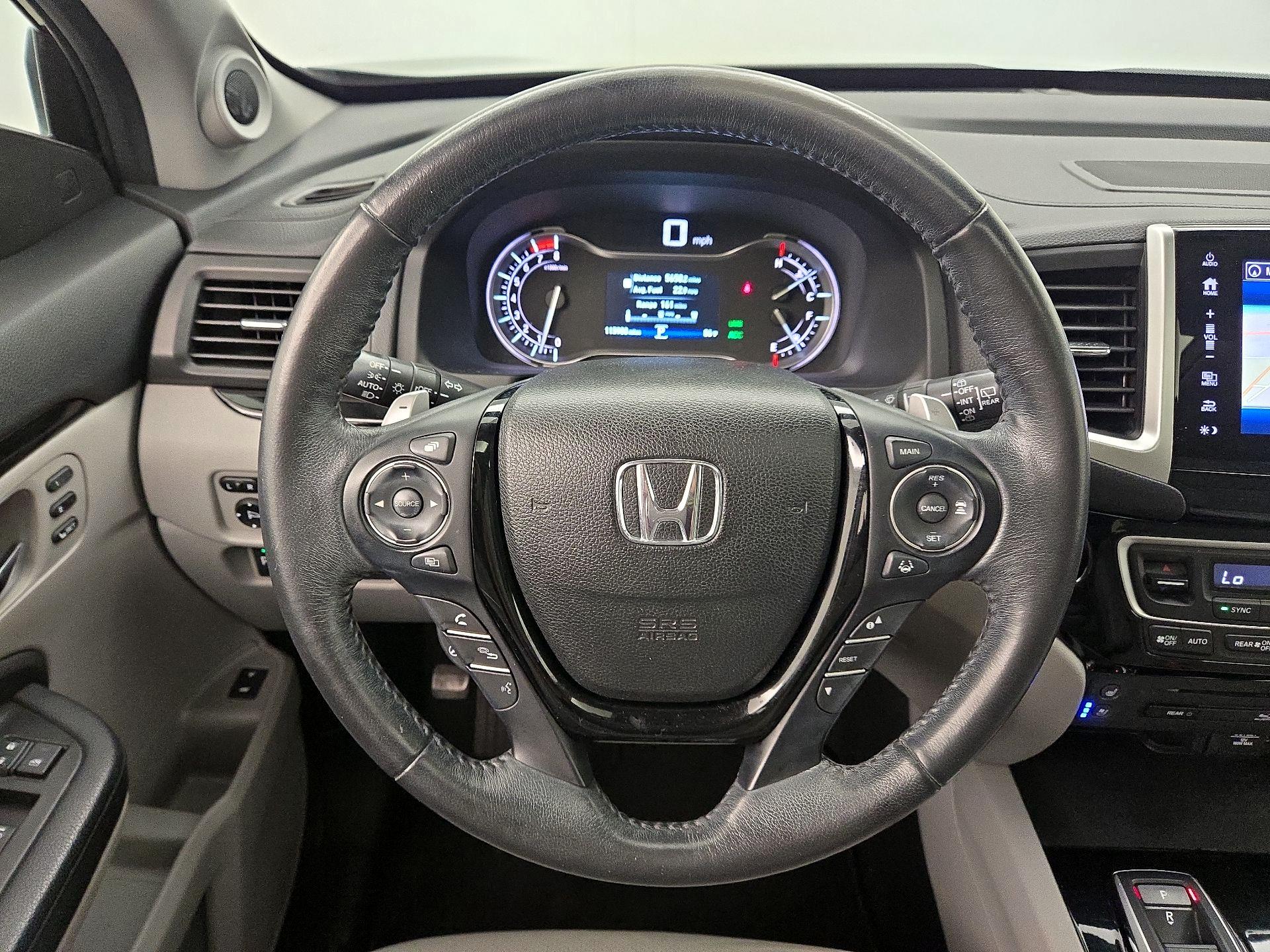 Thumbnail: 2017 Honda Pilot - 10