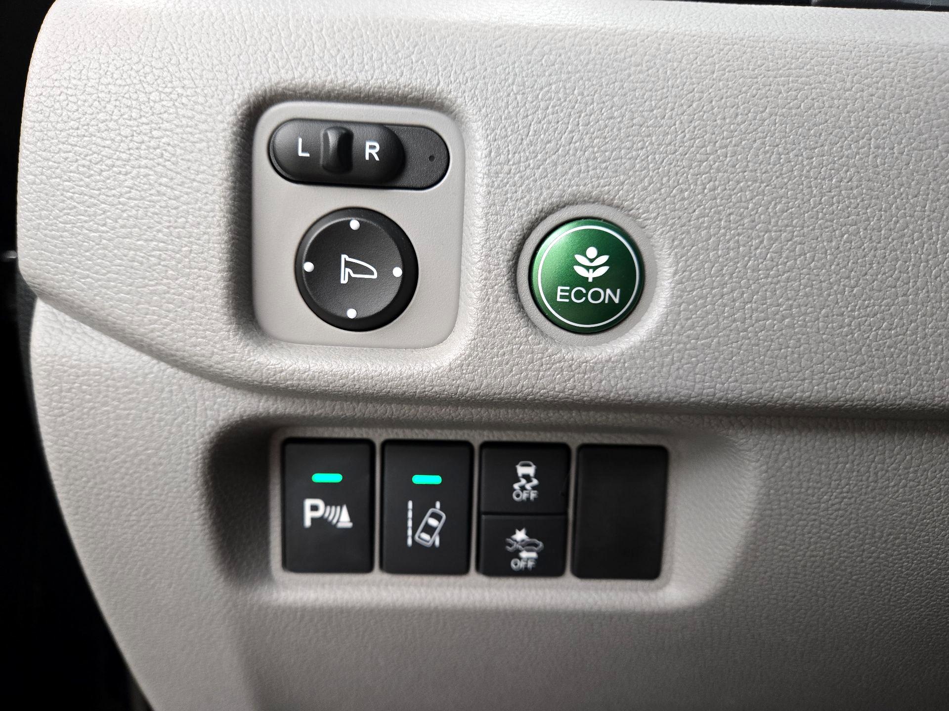 Thumbnail: 2017 Honda Pilot - 13