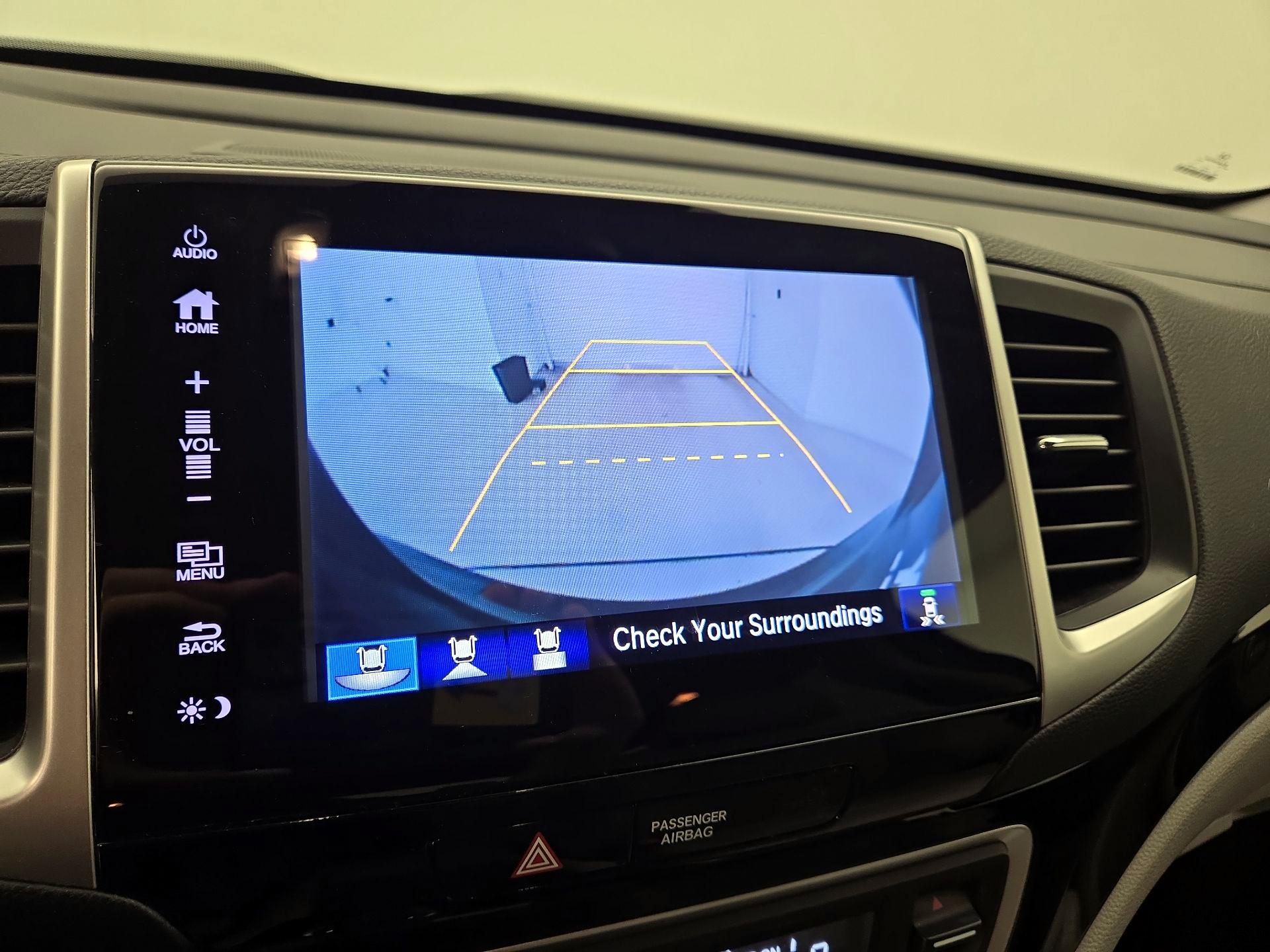 Thumbnail: 2017 Honda Pilot - 15