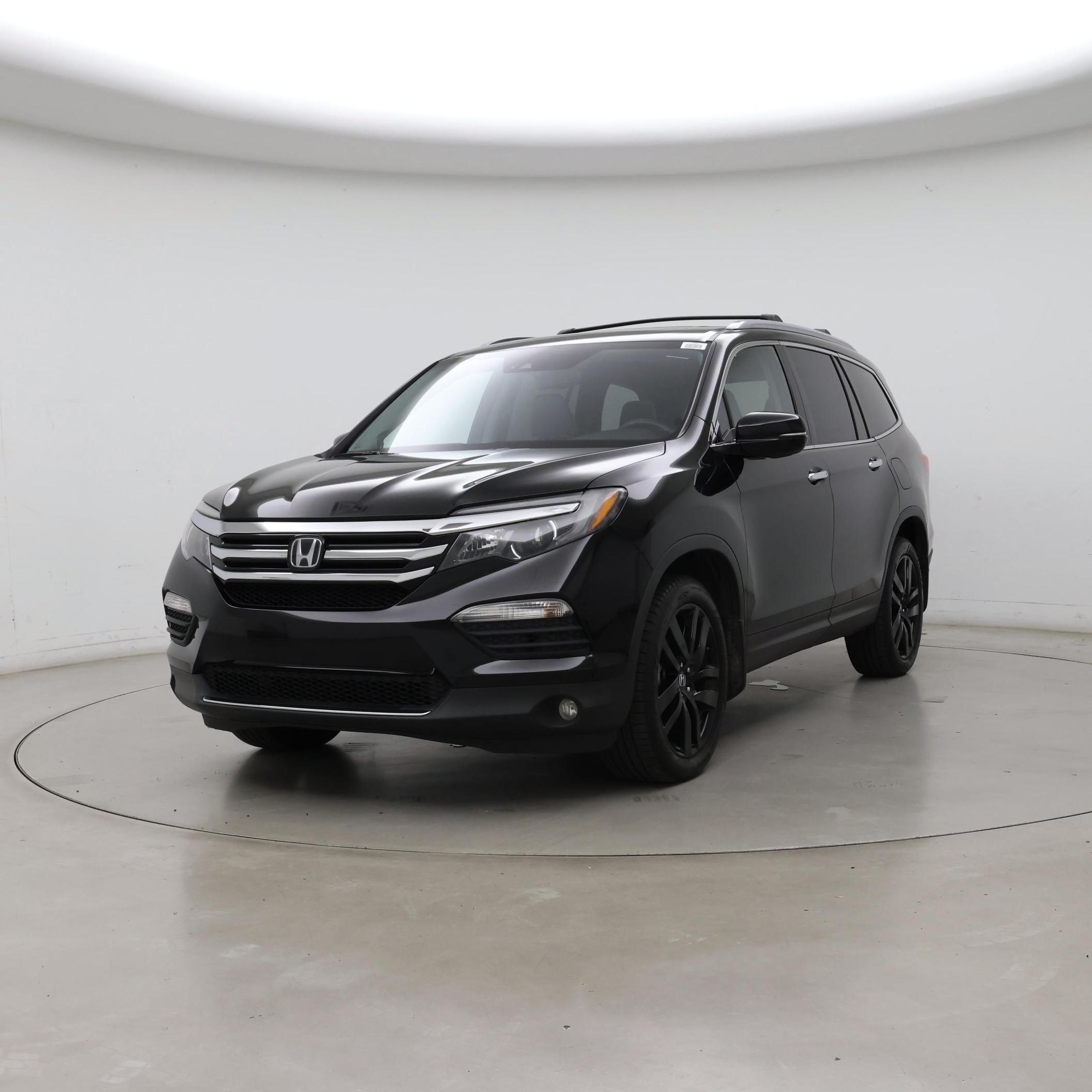 Thumbnail: 2017 Honda Pilot - 4