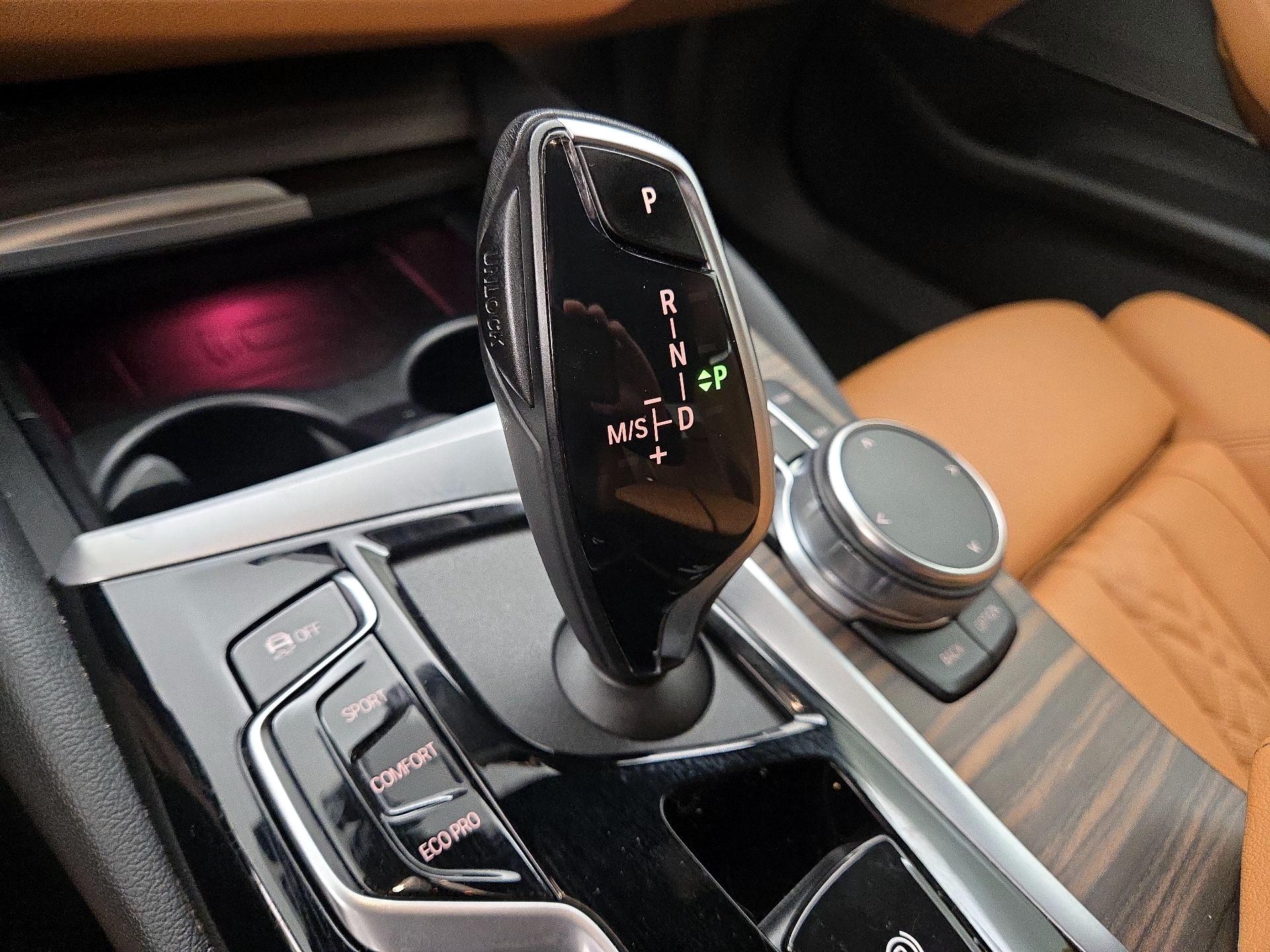Thumbnail: 2023 BMW 5 Series - 18