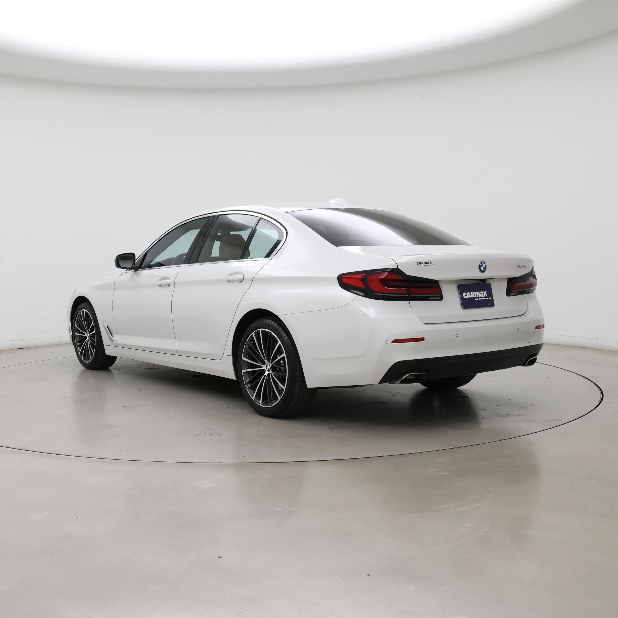 Thumbnail: 2023 BMW 5 Series - 2