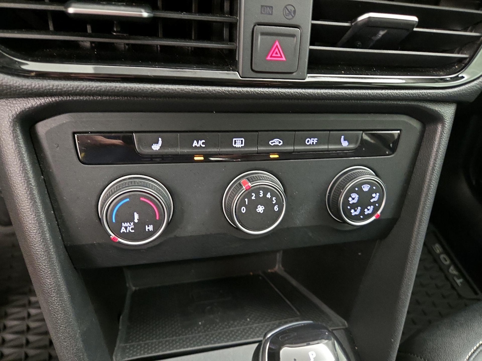 2022 Volkswagen Taos SE - Photo 17