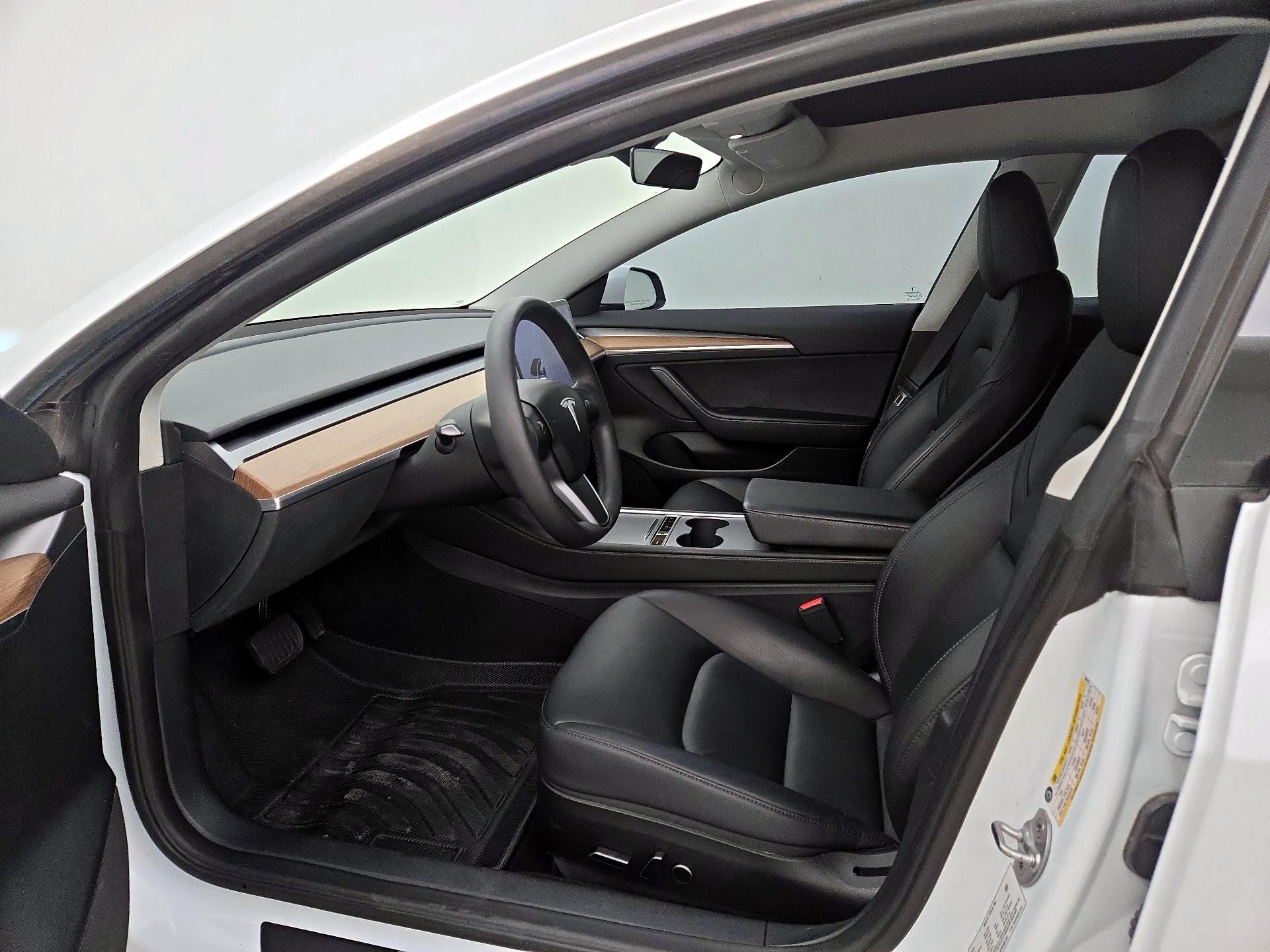 Thumbnail: 2023 Tesla Model 3 - 11