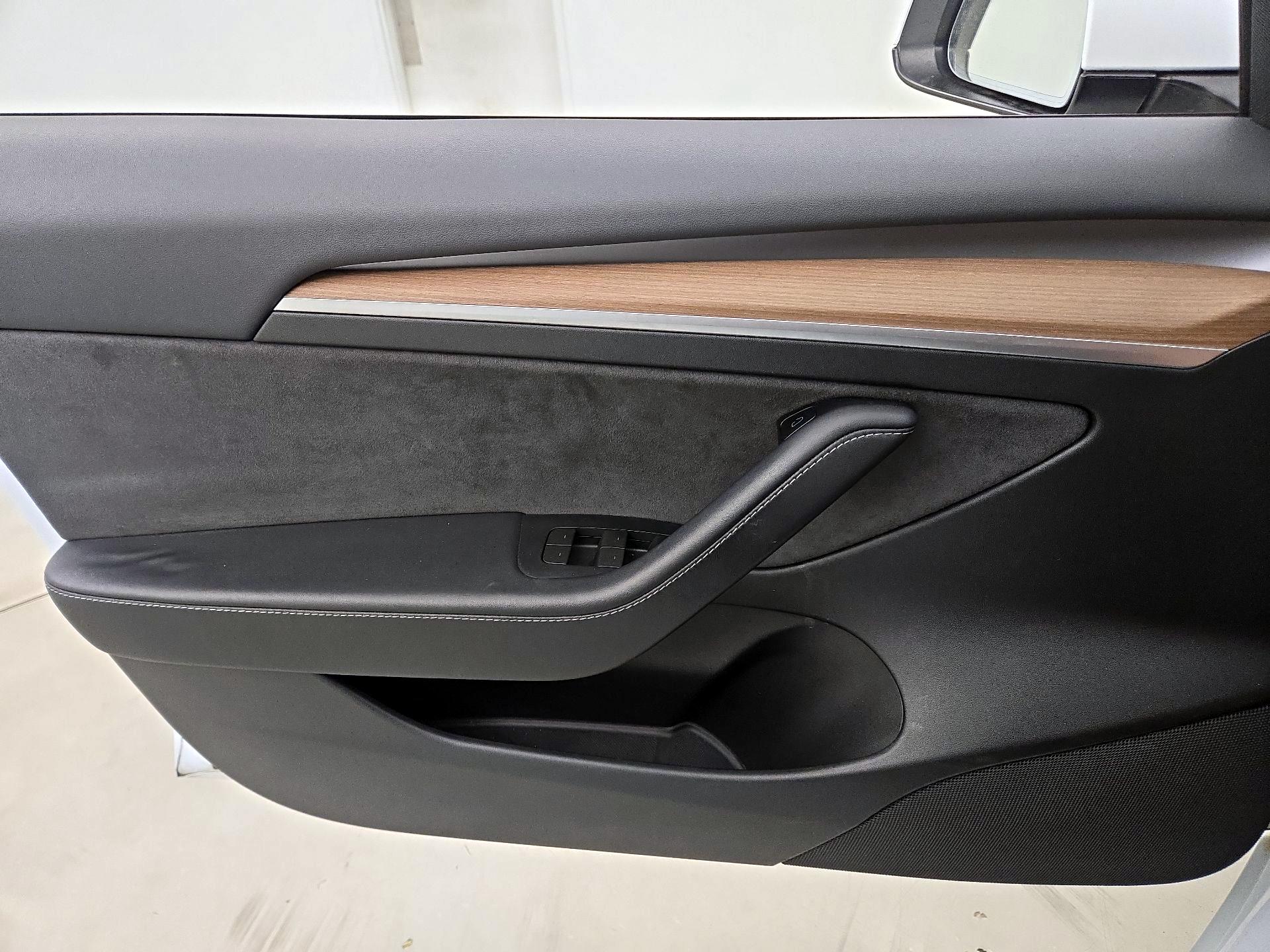 Thumbnail: 2023 Tesla Model 3 - 12