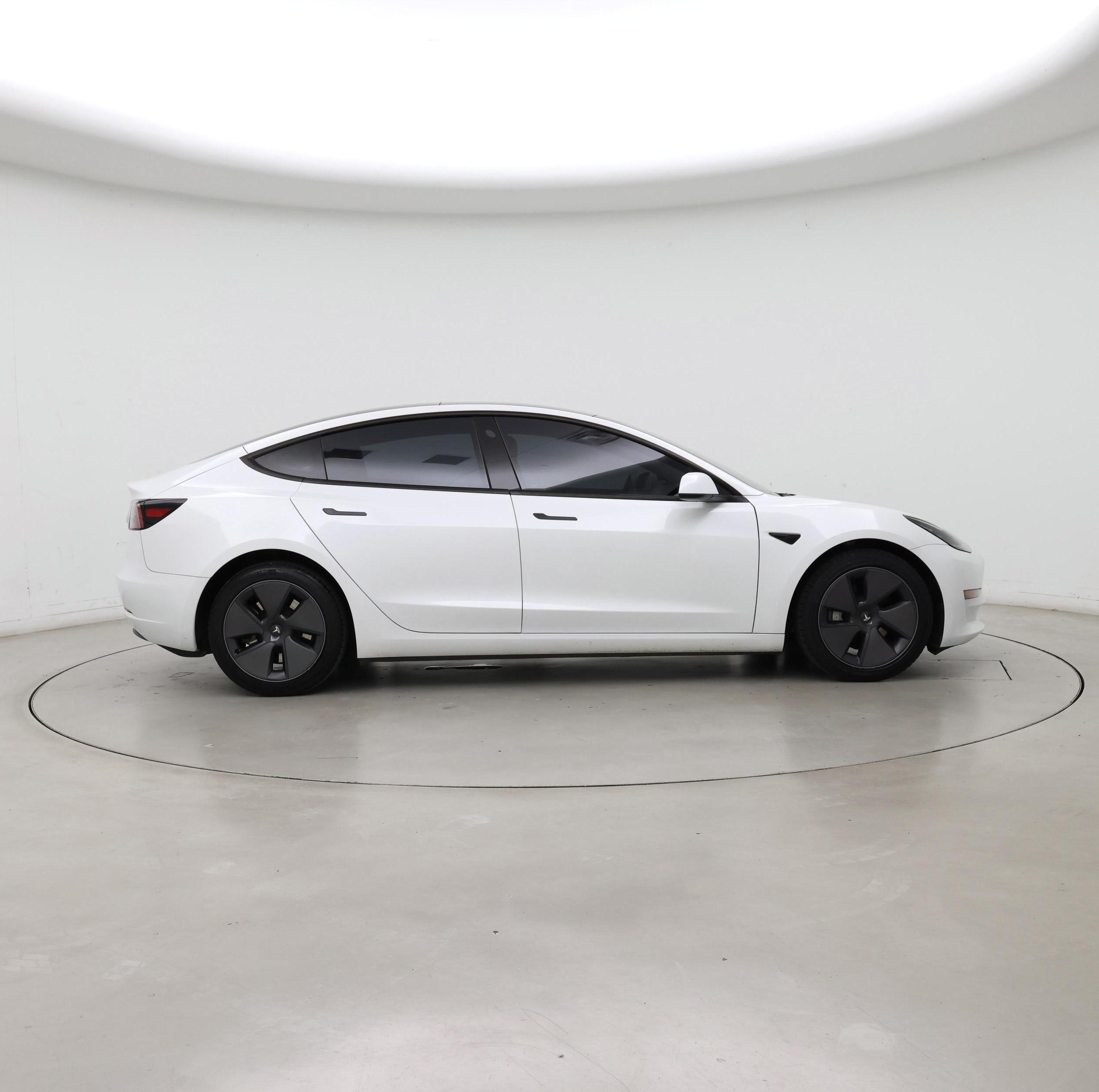 Thumbnail: 2023 Tesla Model 3 - 7
