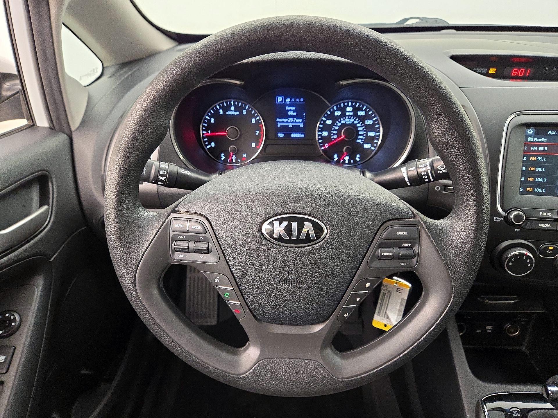 Thumbnail: 2018 Kia Forte - 10