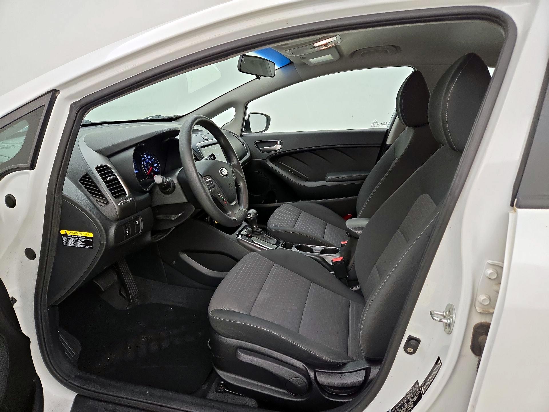 Thumbnail: 2018 Kia Forte - 11