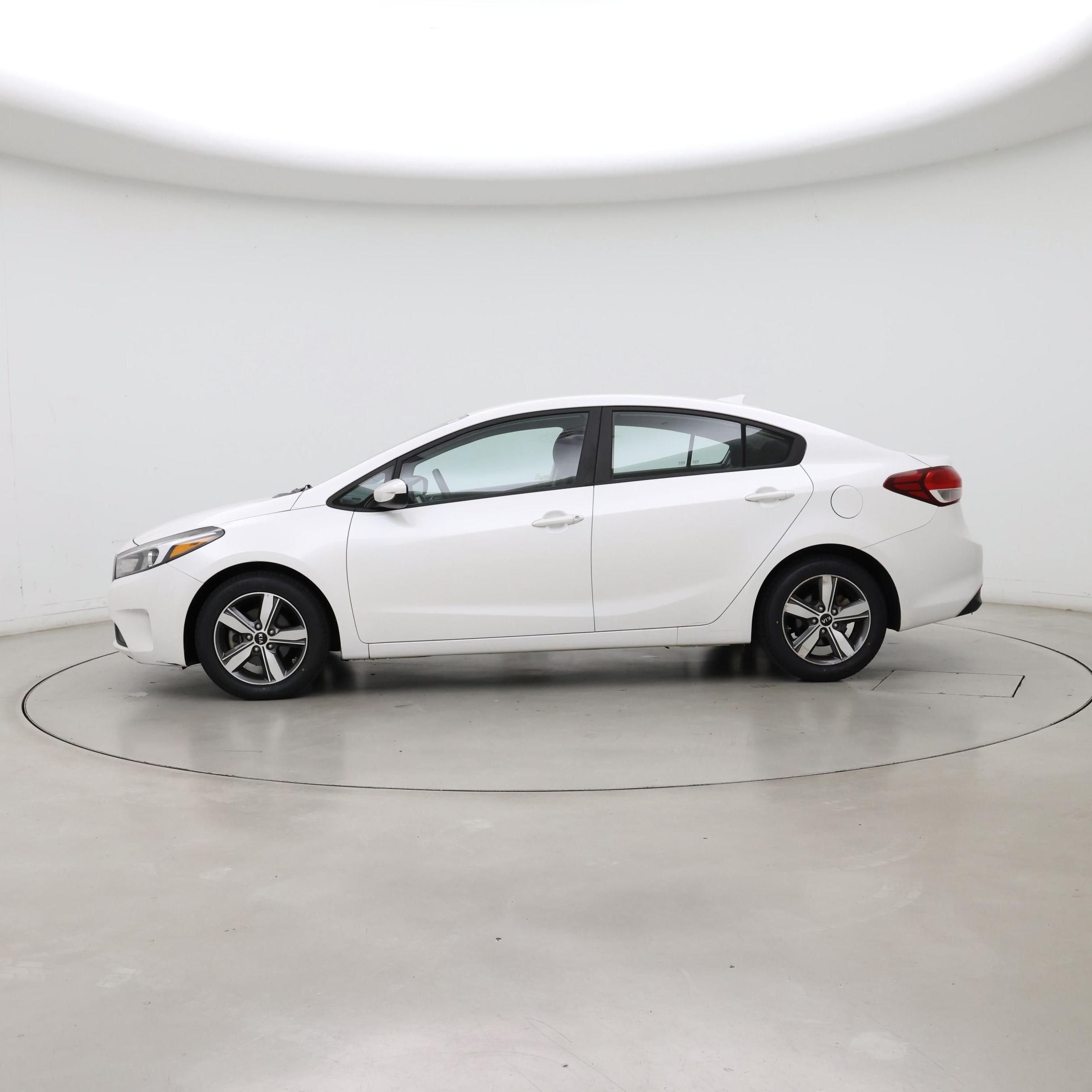 Thumbnail: 2018 Kia Forte - 3