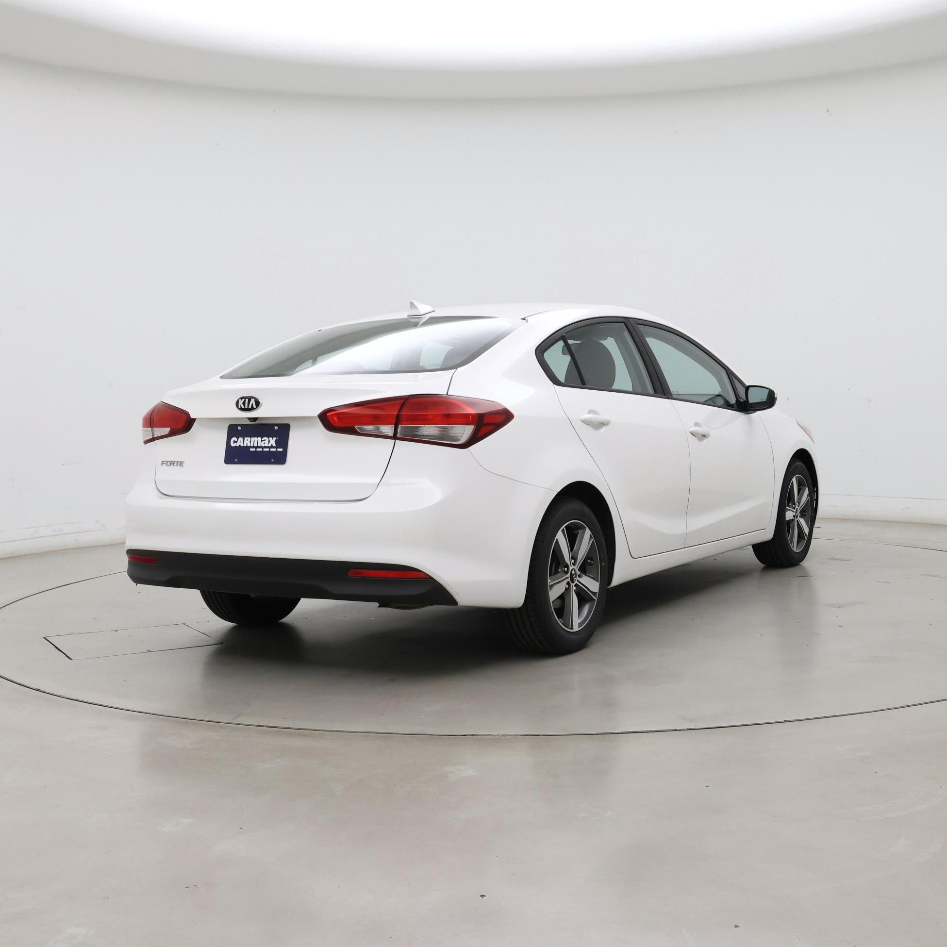 Thumbnail: 2018 Kia Forte - 8