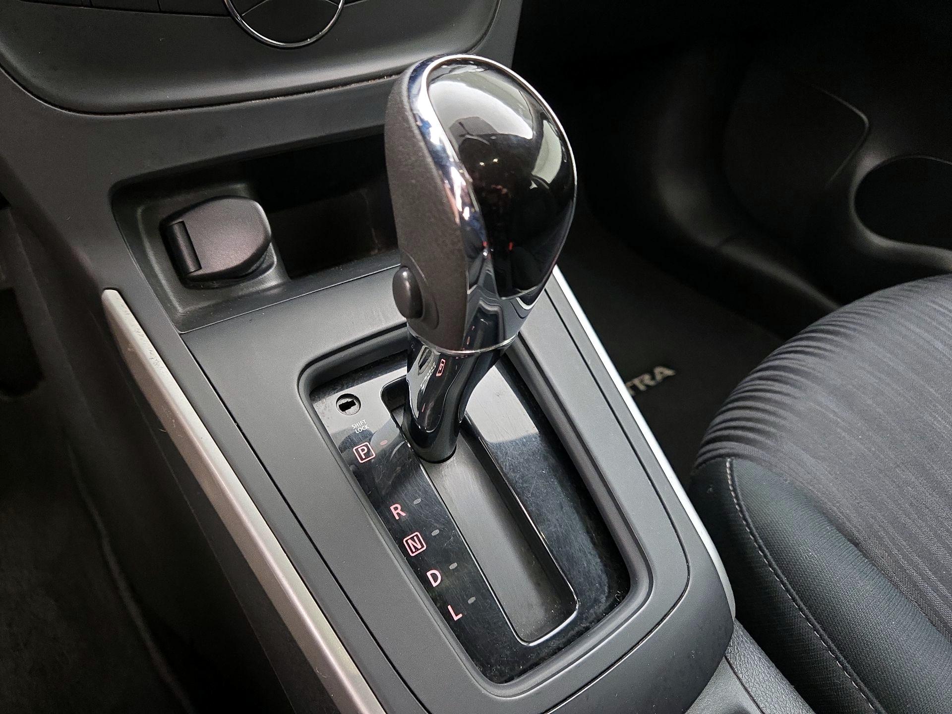 Thumbnail: 2019 Nissan Sentra - 17