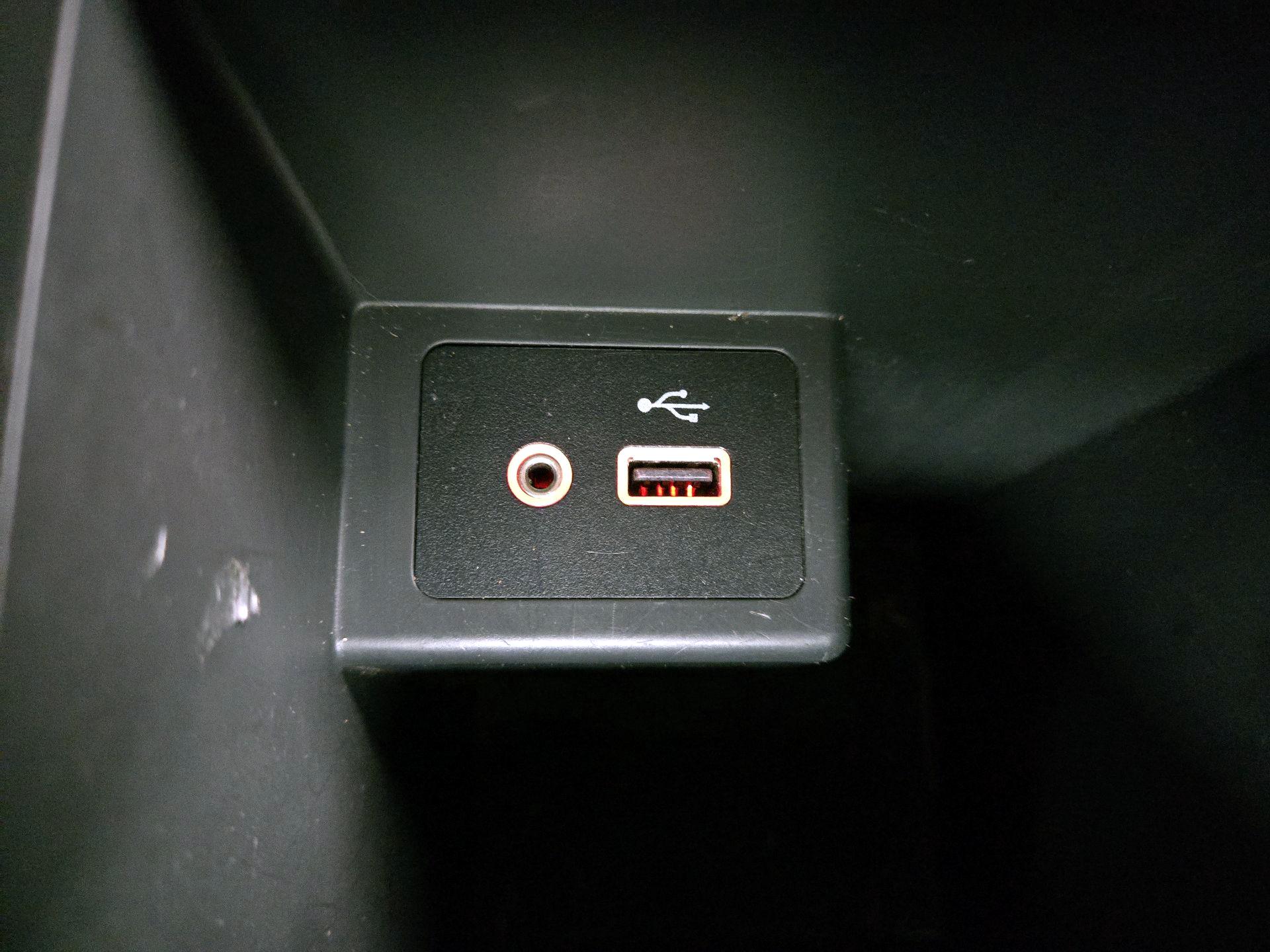 Thumbnail: 2019 Nissan Sentra - 18