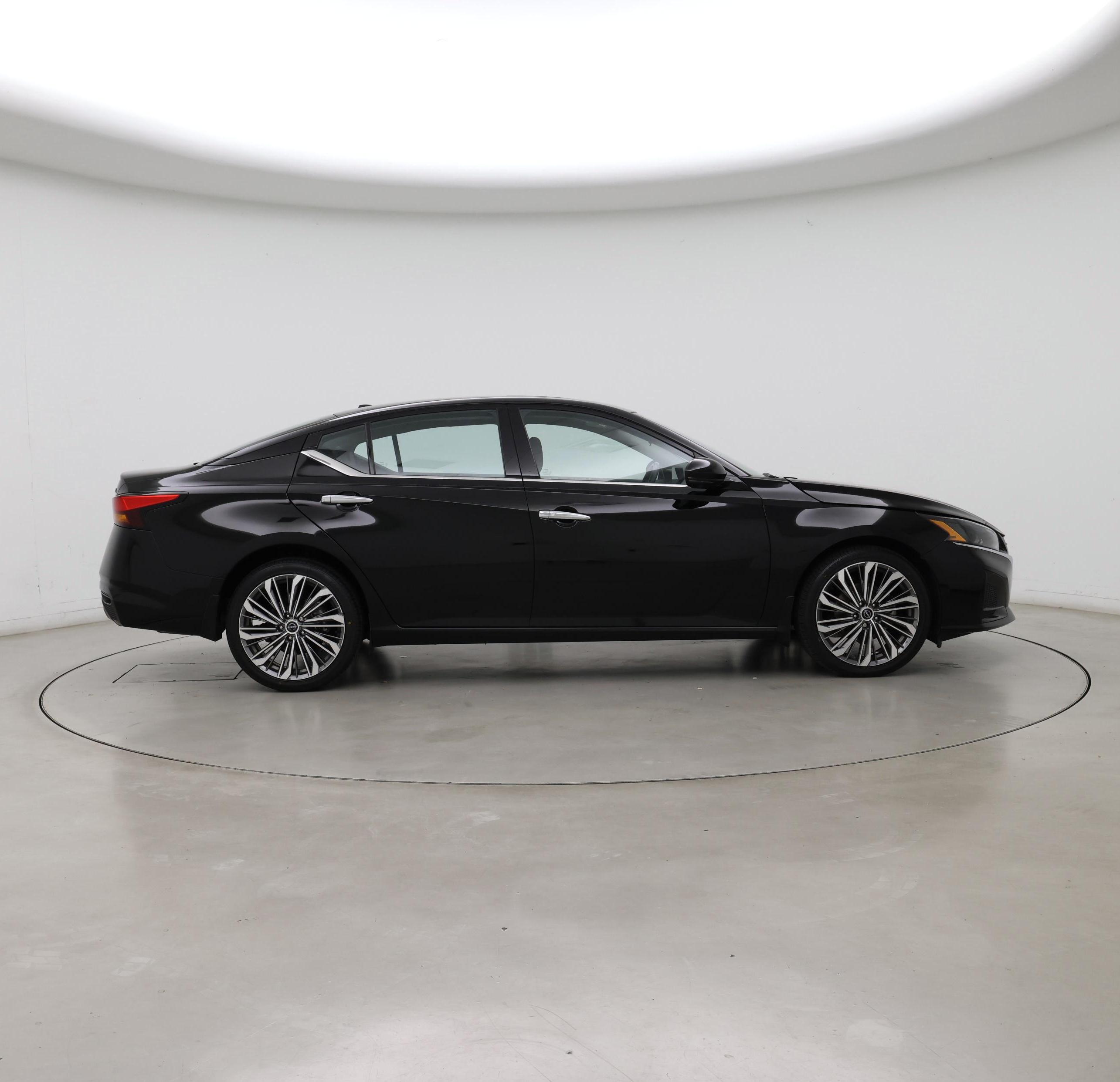 Thumbnail: 2023 Nissan Altima - 7