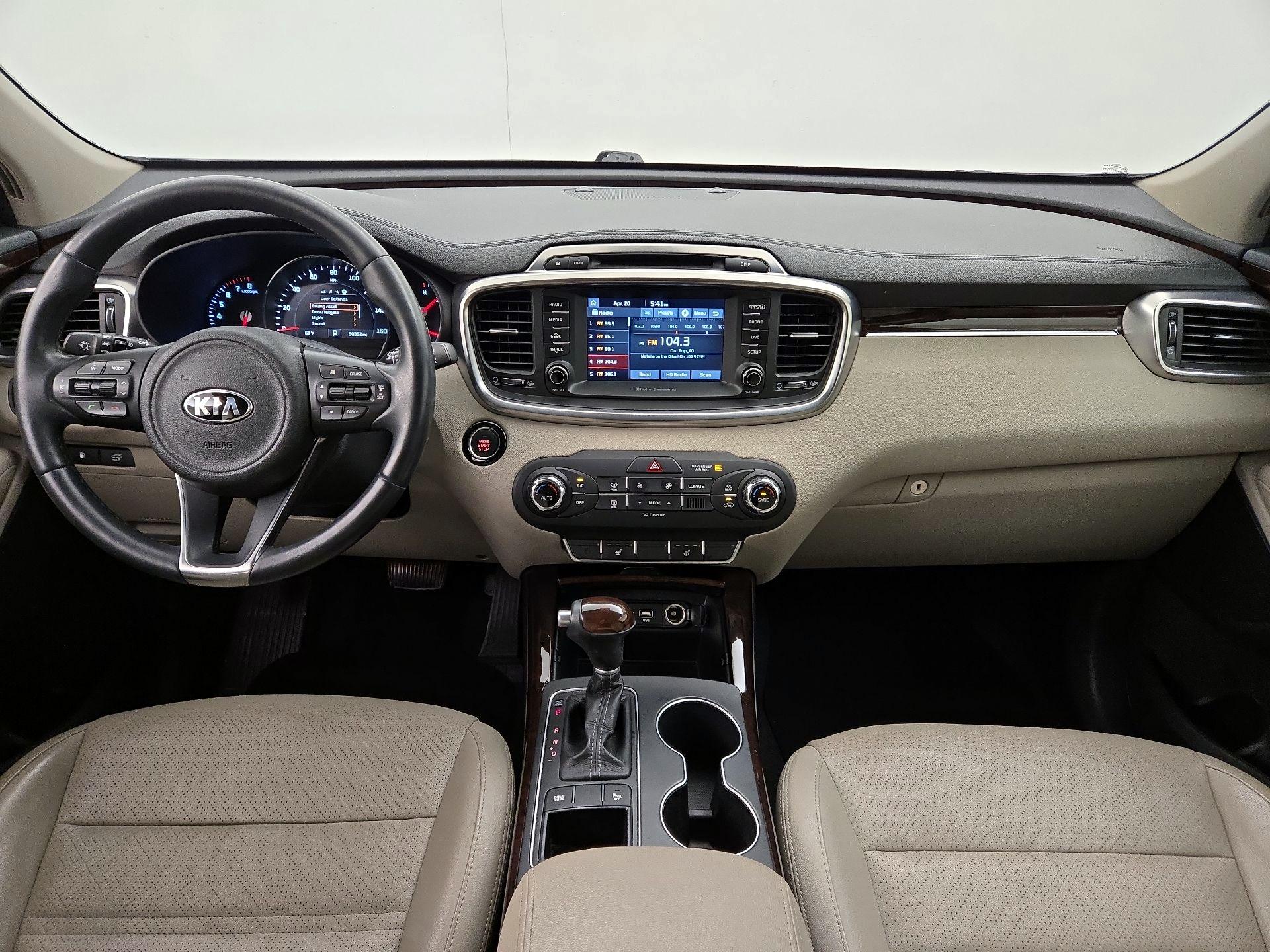 Thumbnail: 2017 Kia Sorento - 9