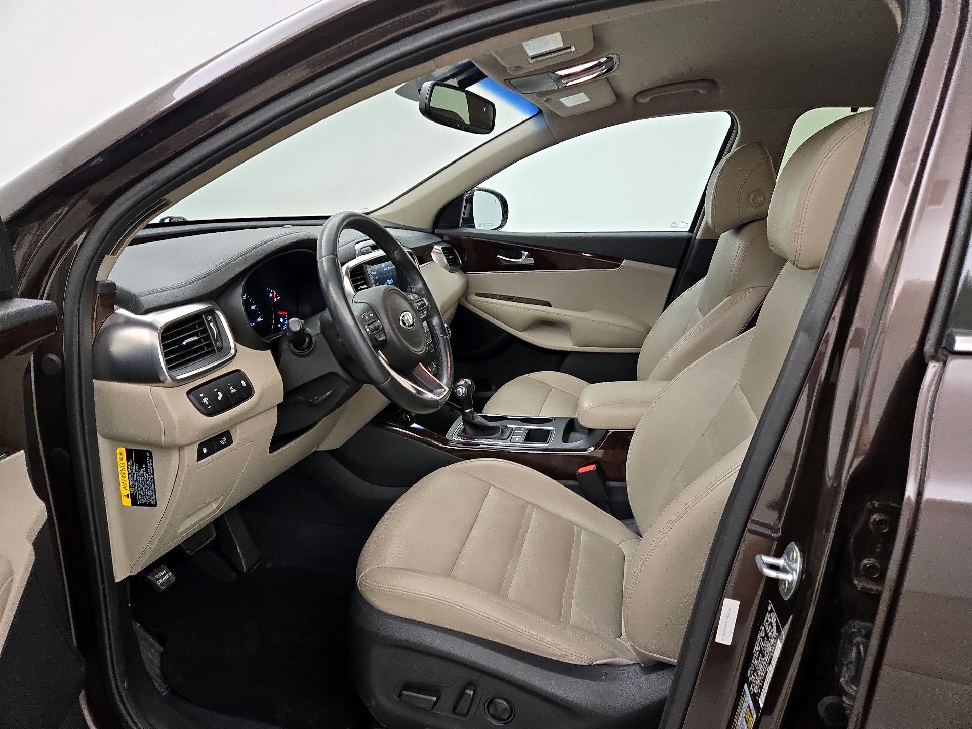 Thumbnail: 2017 Kia Sorento - 11