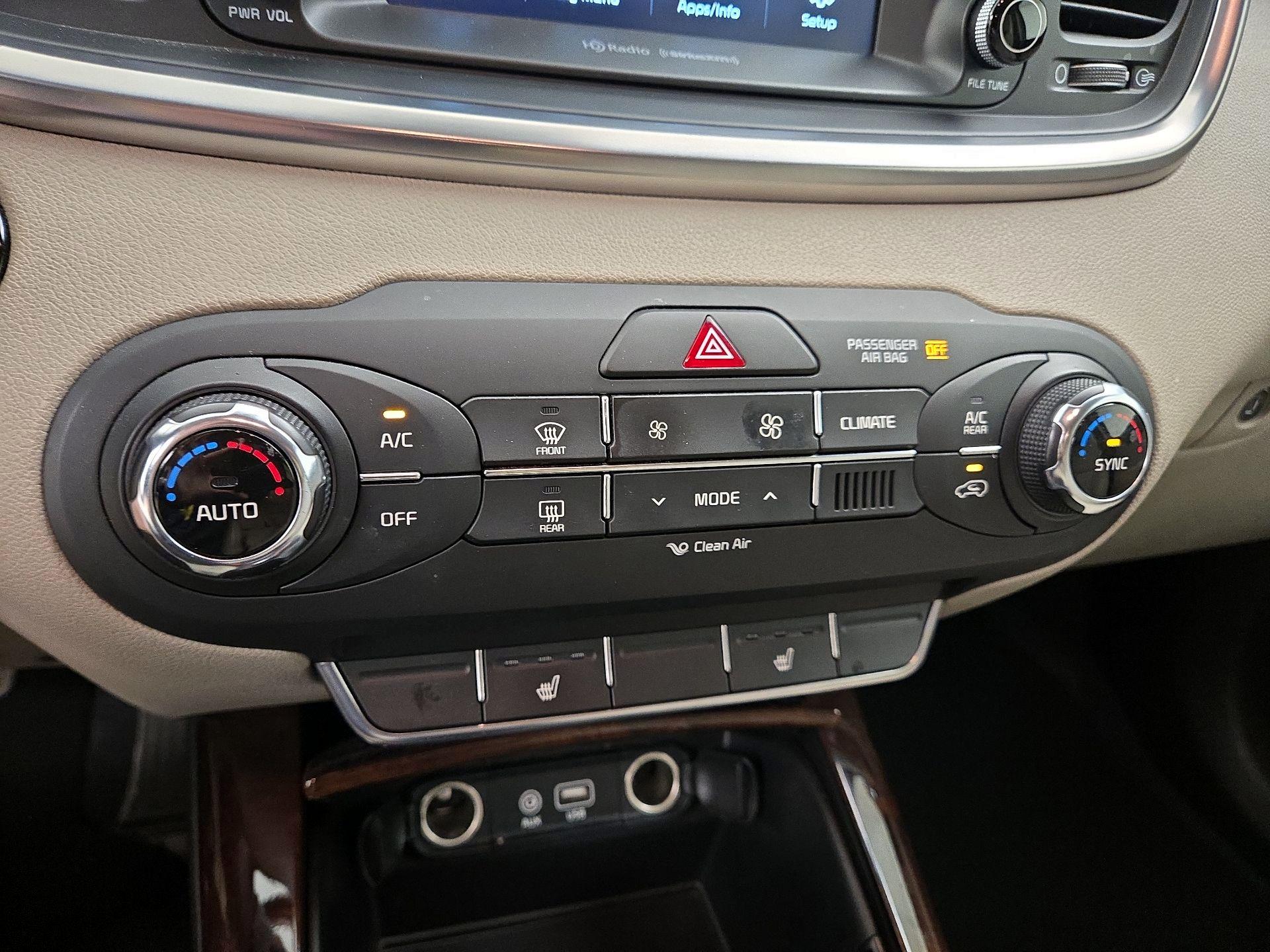 Thumbnail: 2017 Kia Sorento - 16