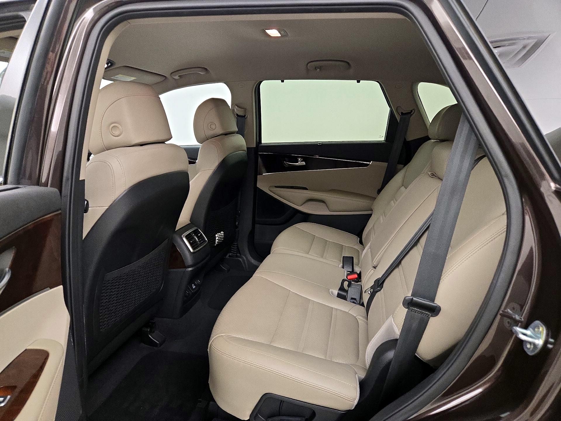 Thumbnail: 2017 Kia Sorento - 19