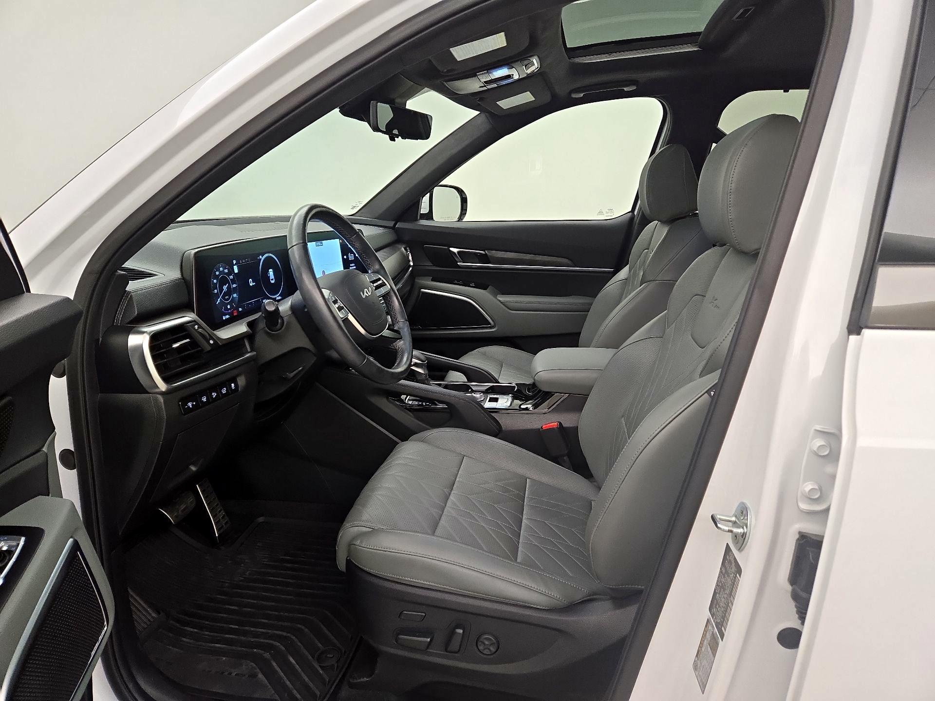 Thumbnail: 2023 Kia Telluride - 11