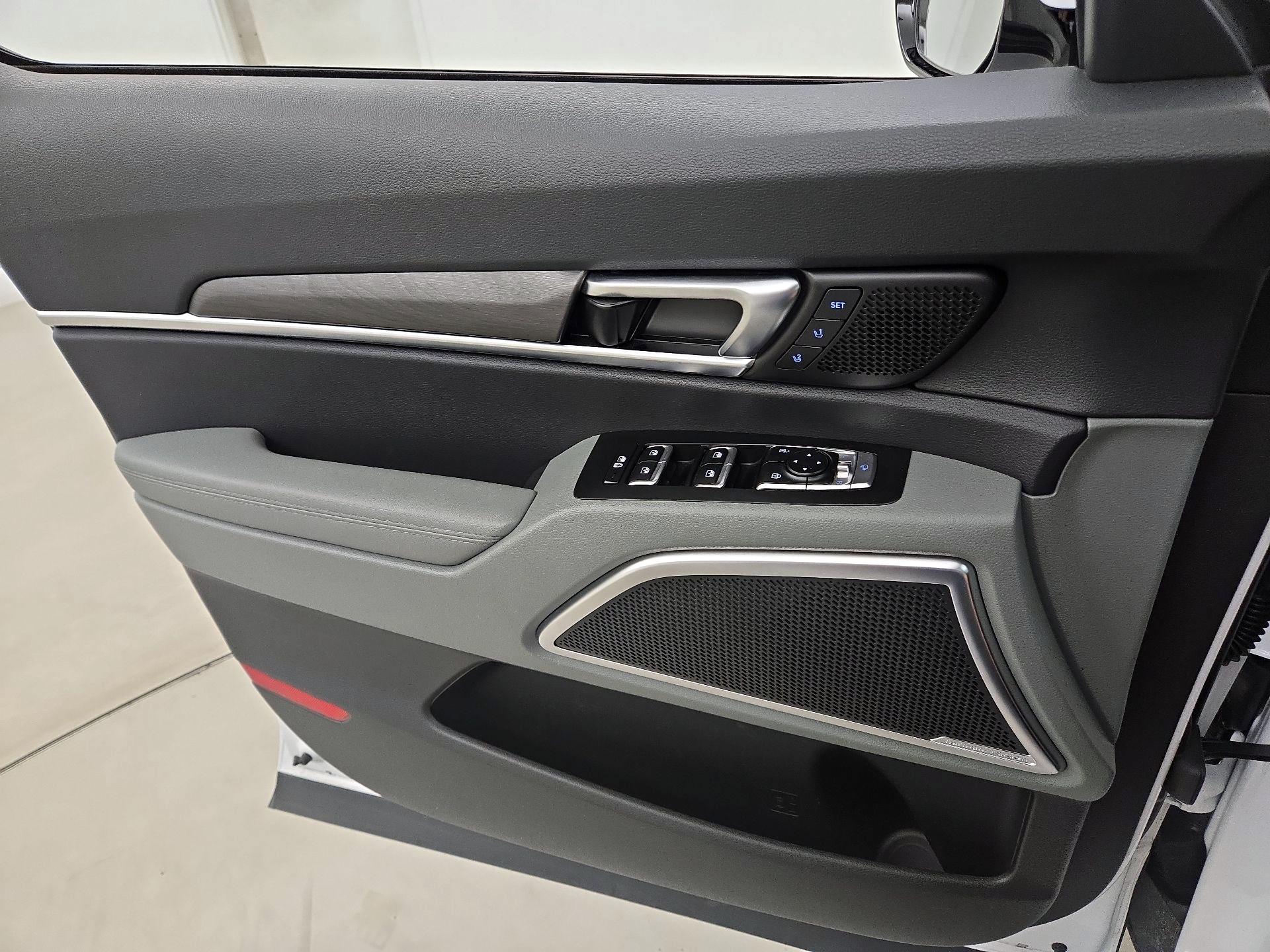 Thumbnail: 2023 Kia Telluride - 12
