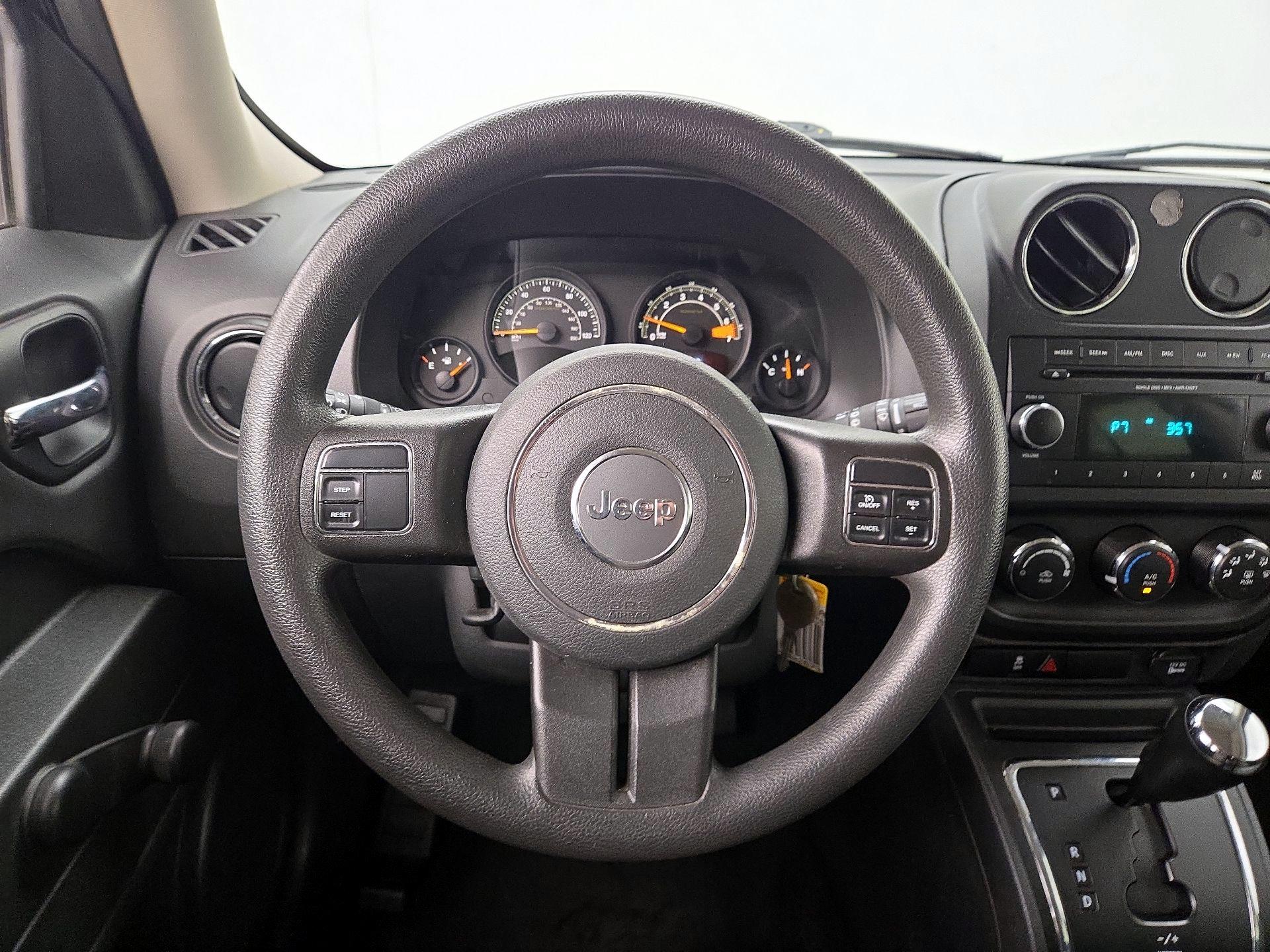 Thumbnail: 2014 Jeep Patriot - 10