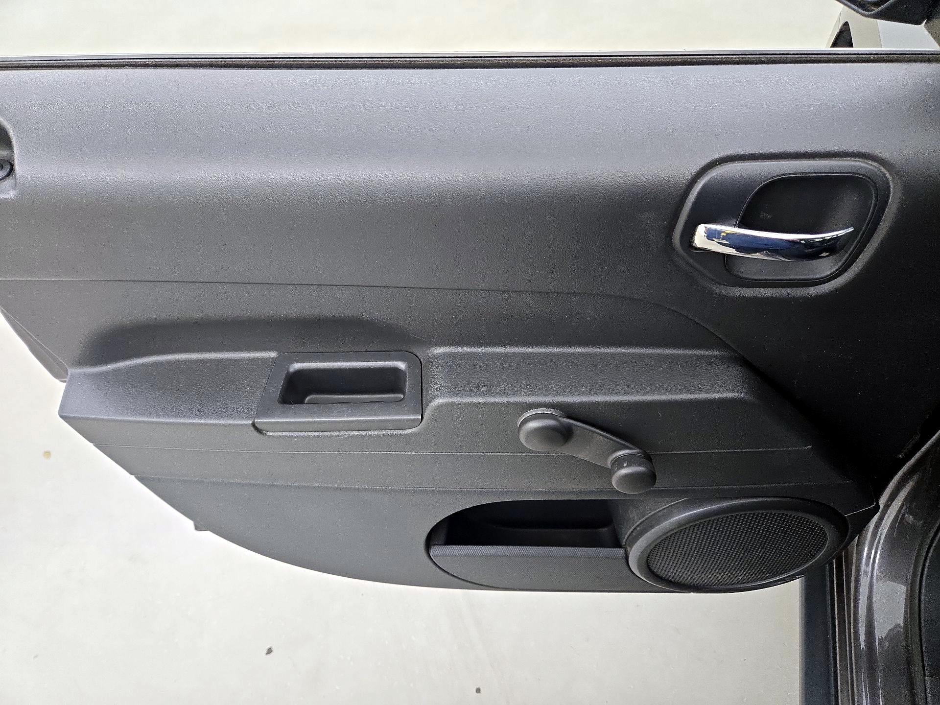 Thumbnail: 2014 Jeep Patriot - 12