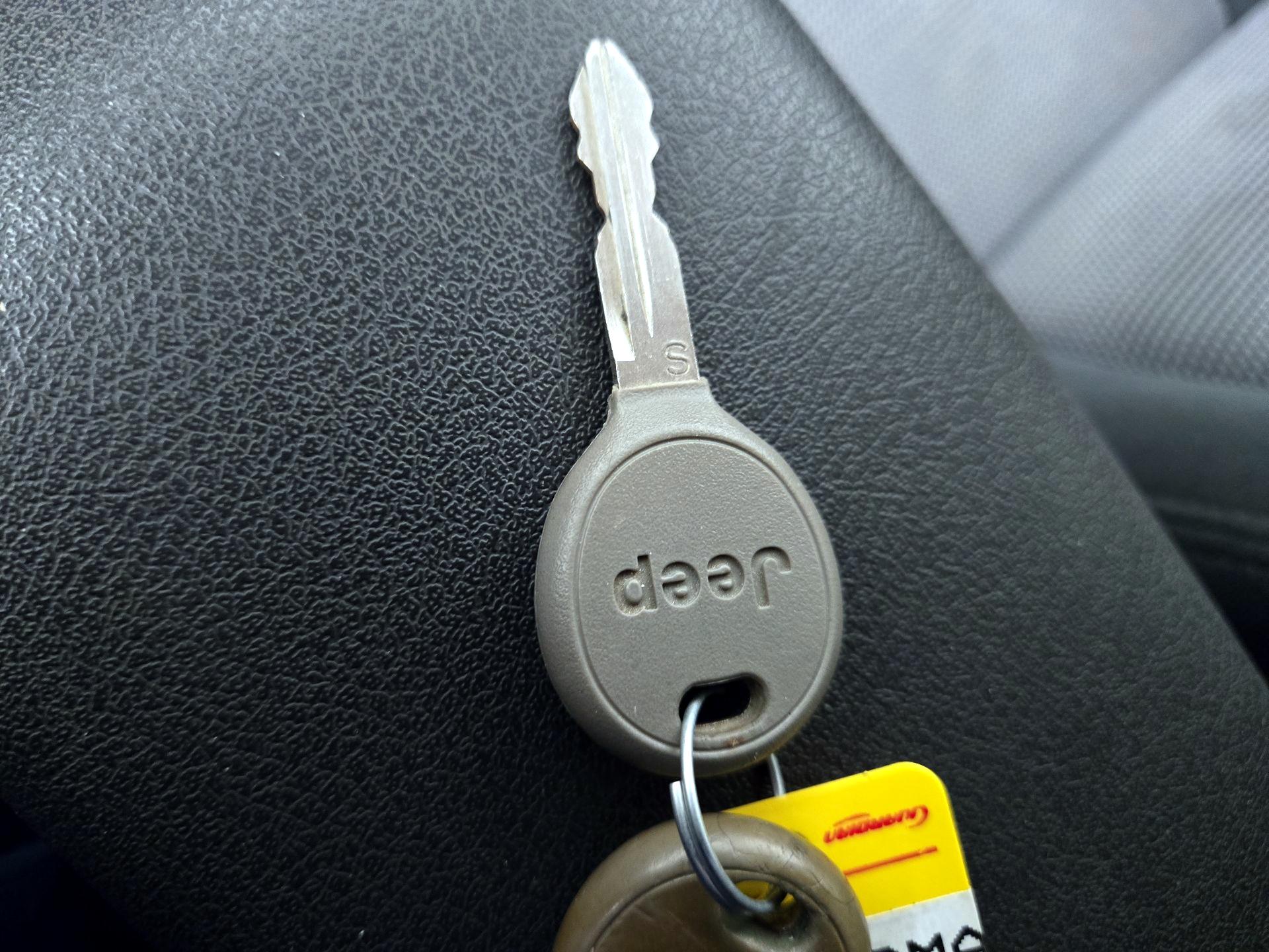 Thumbnail: 2014 Jeep Patriot - 19