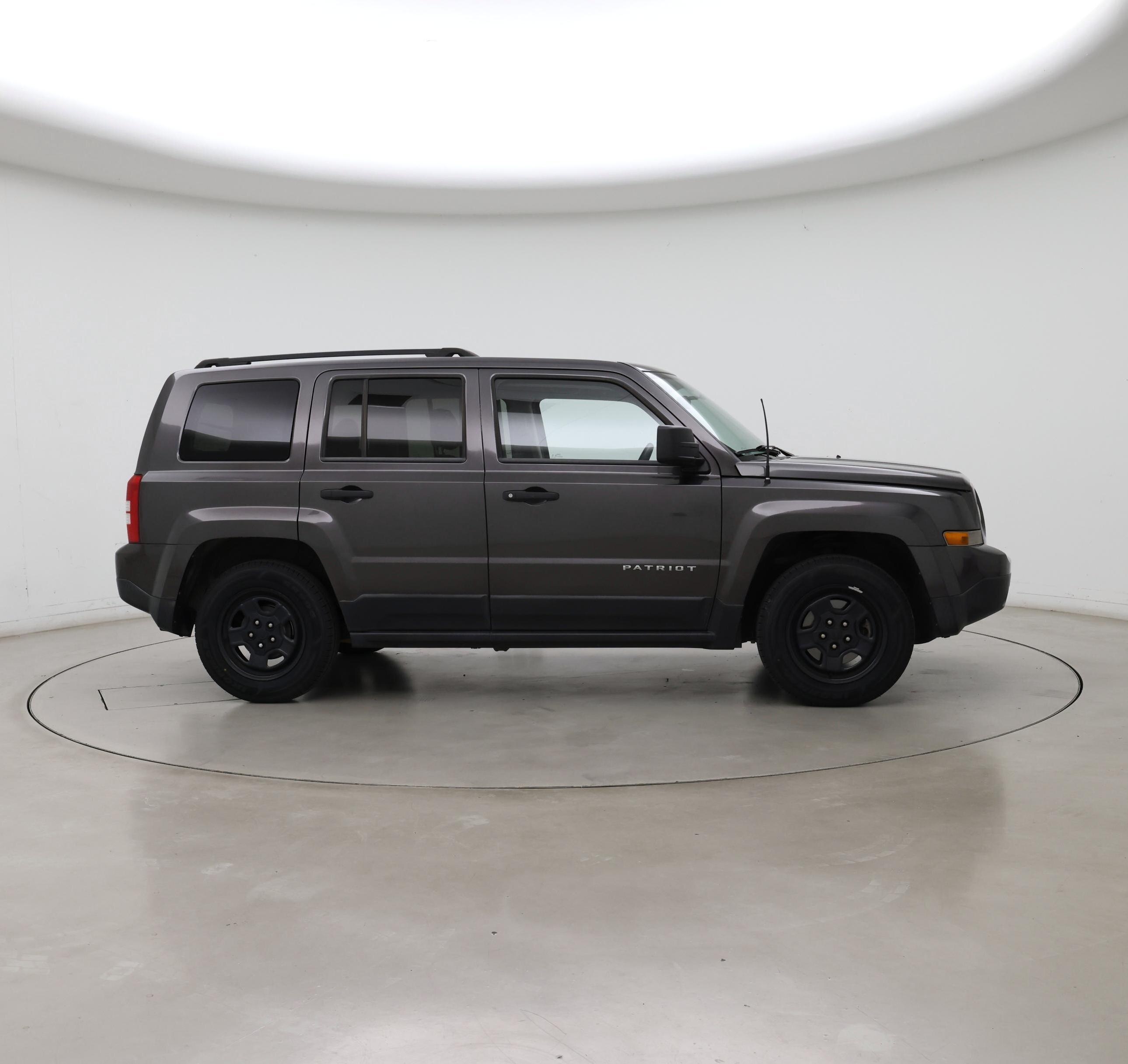 Thumbnail: 2014 Jeep Patriot - 7