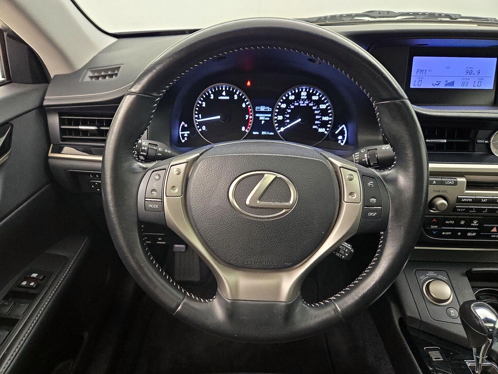 Thumbnail: 2014 Lexus ES - 10