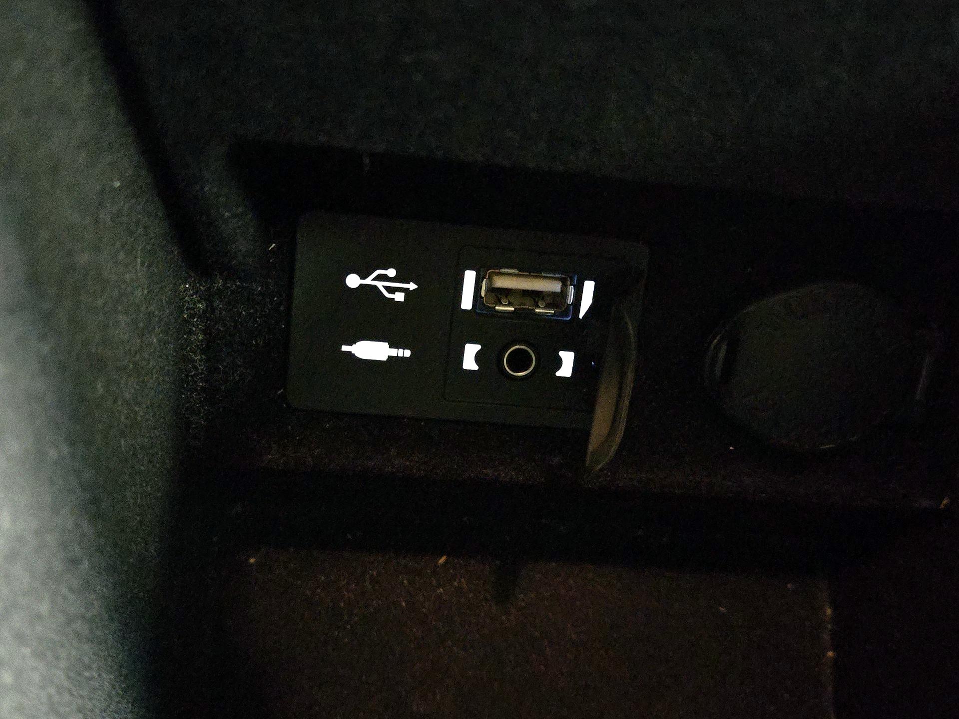 Thumbnail: 2014 Lexus ES - 17