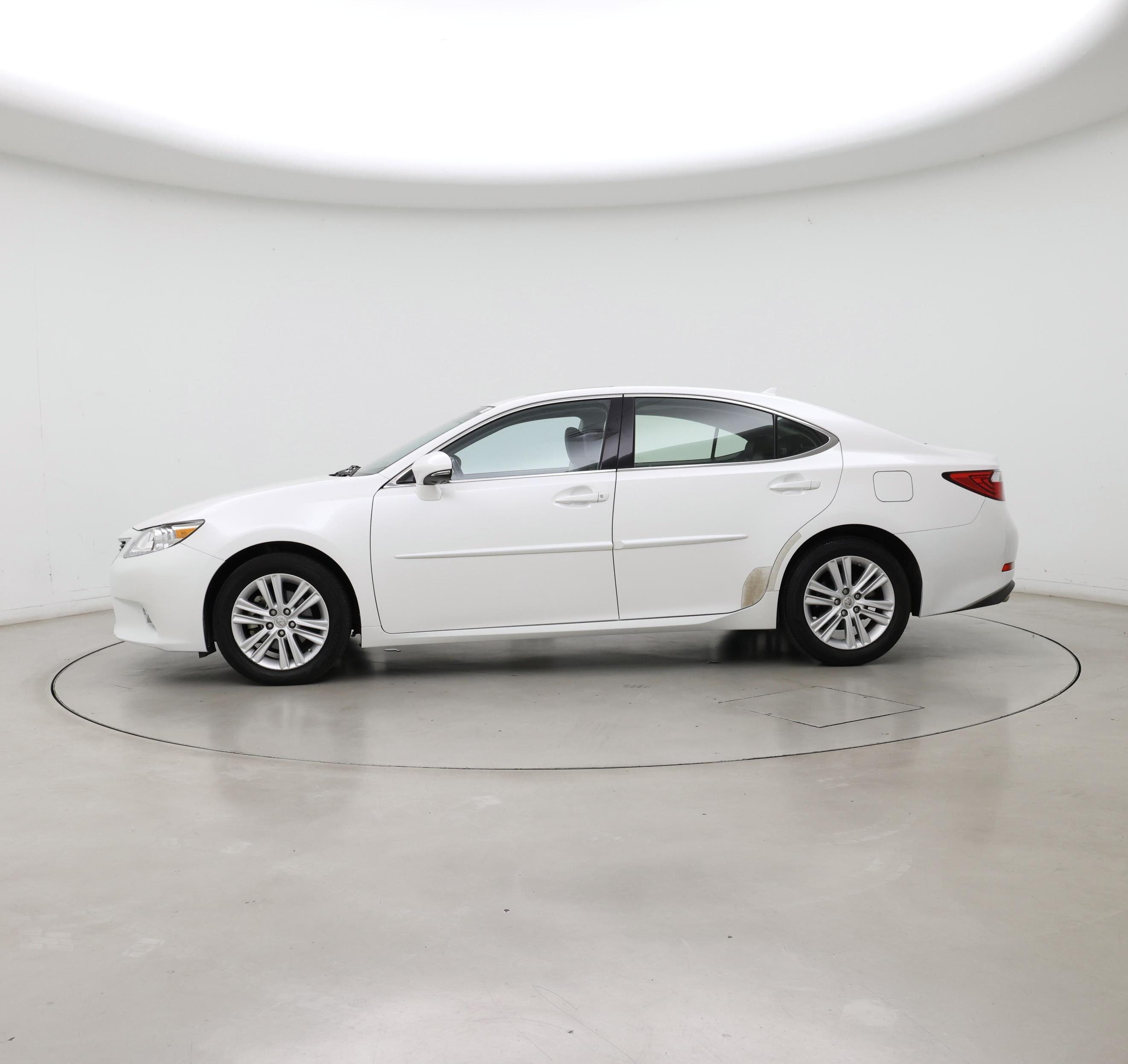 Thumbnail: 2014 Lexus ES - 3