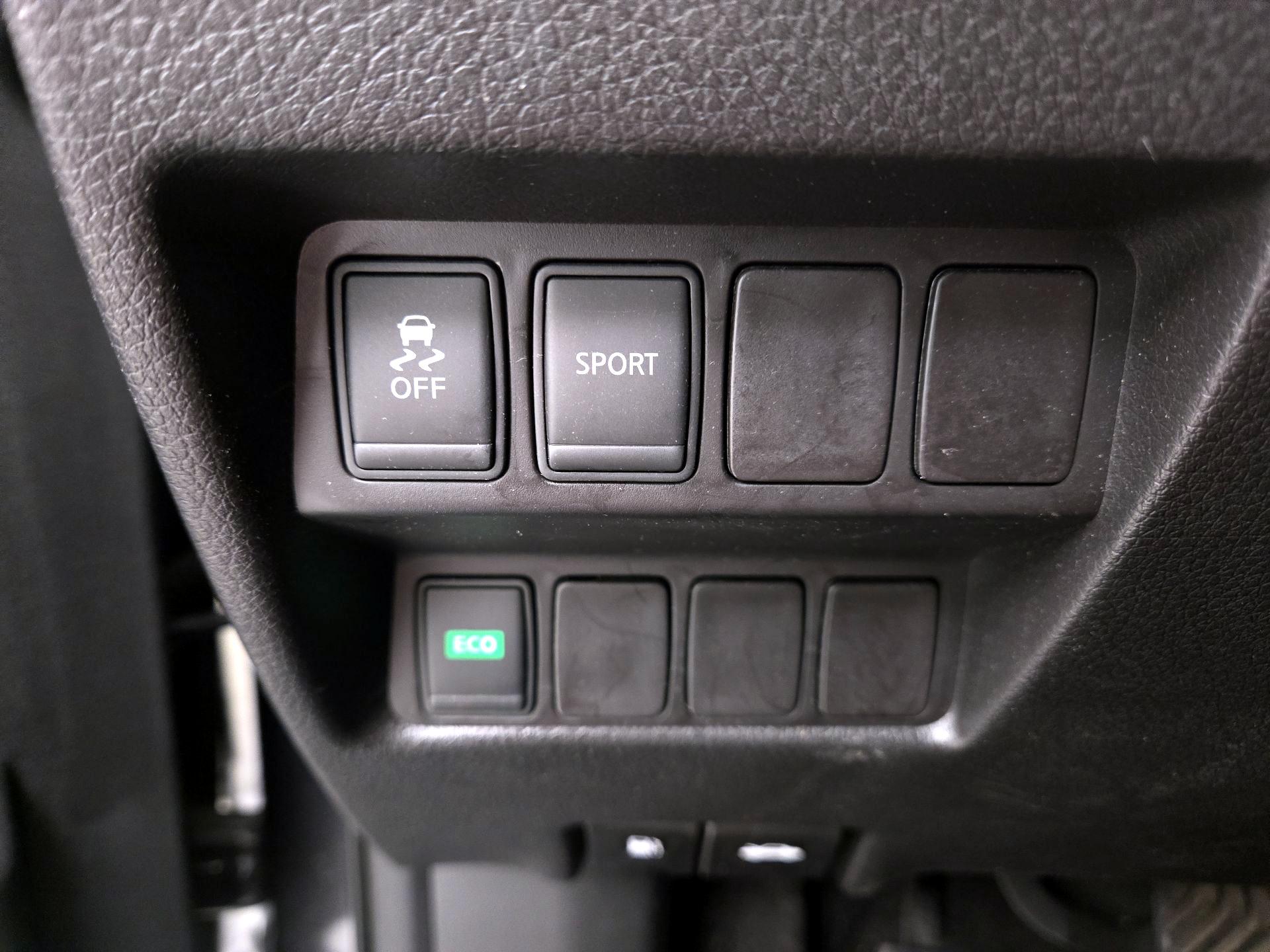 Thumbnail: 2015 Nissan Rogue - 13