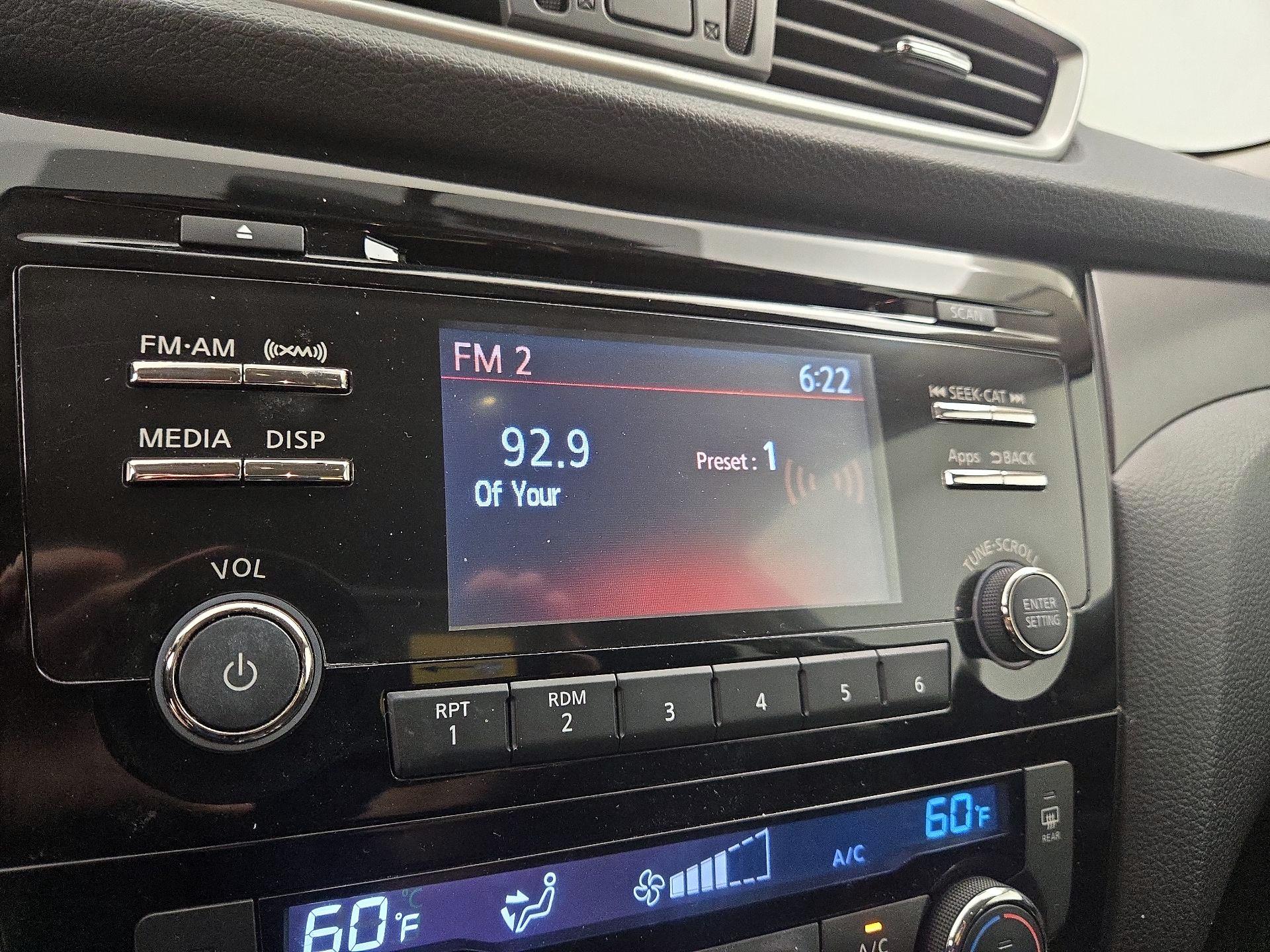 Thumbnail: 2015 Nissan Rogue - 15