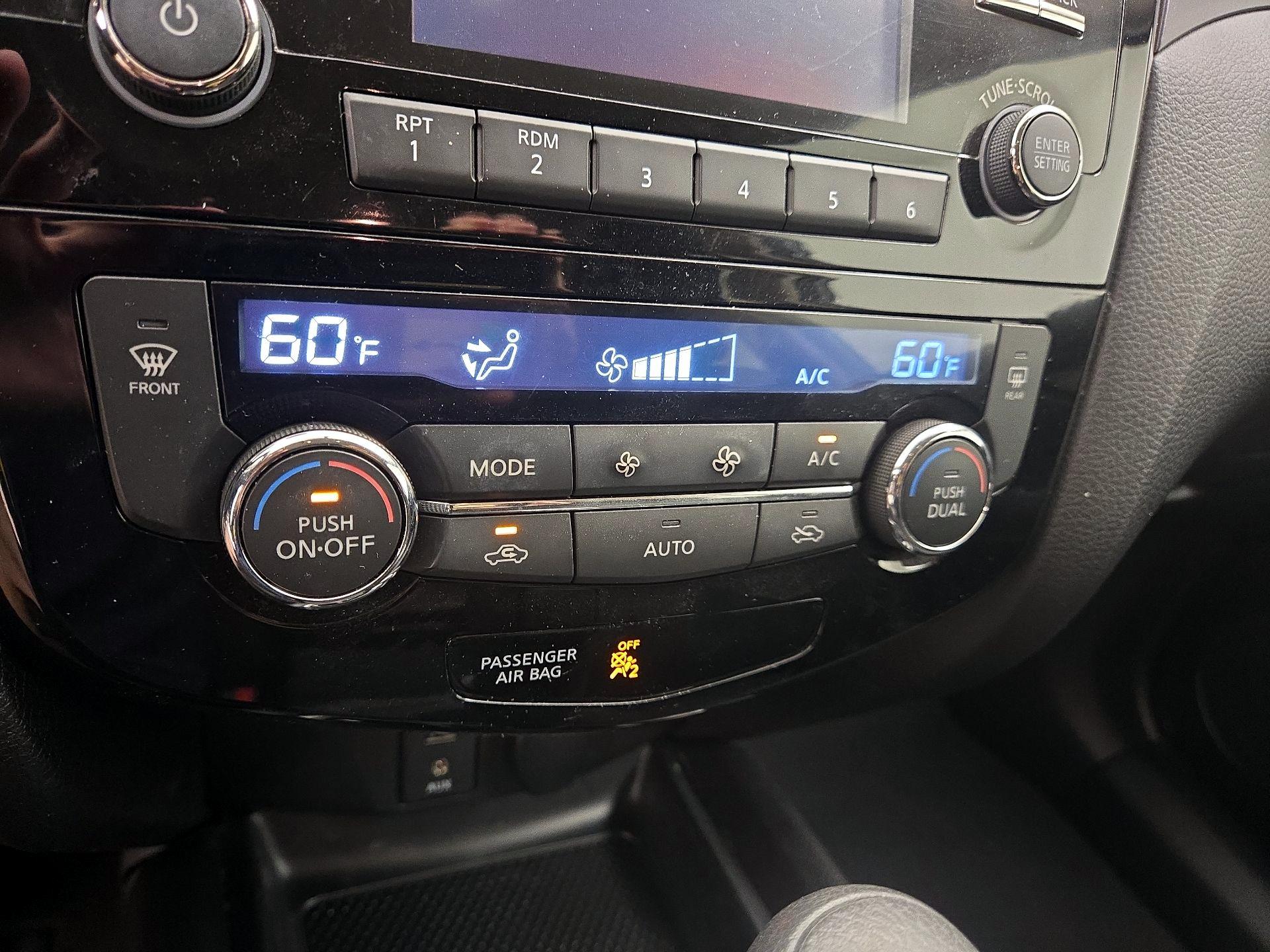 Thumbnail: 2015 Nissan Rogue - 16