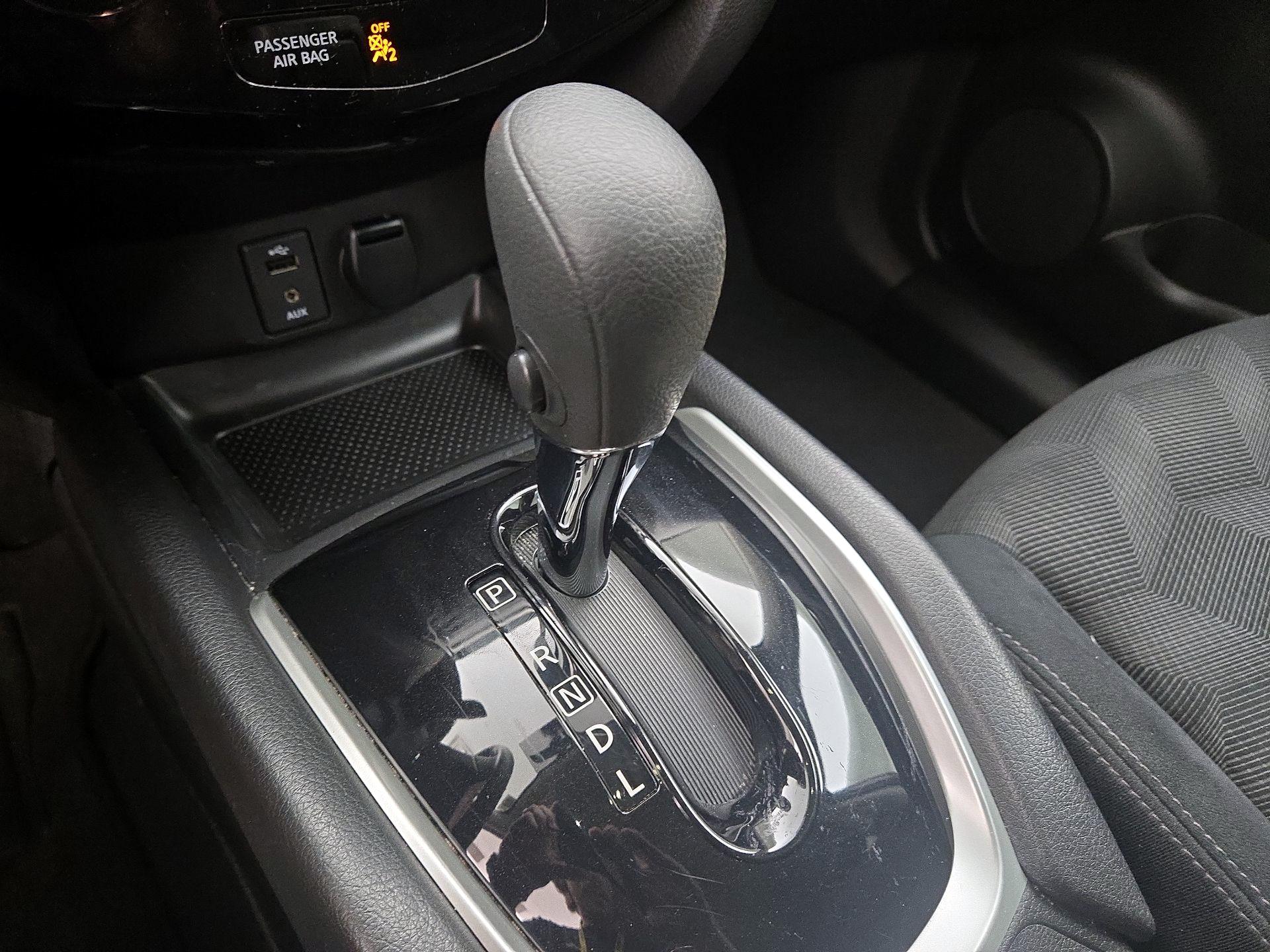 Thumbnail: 2015 Nissan Rogue - 17