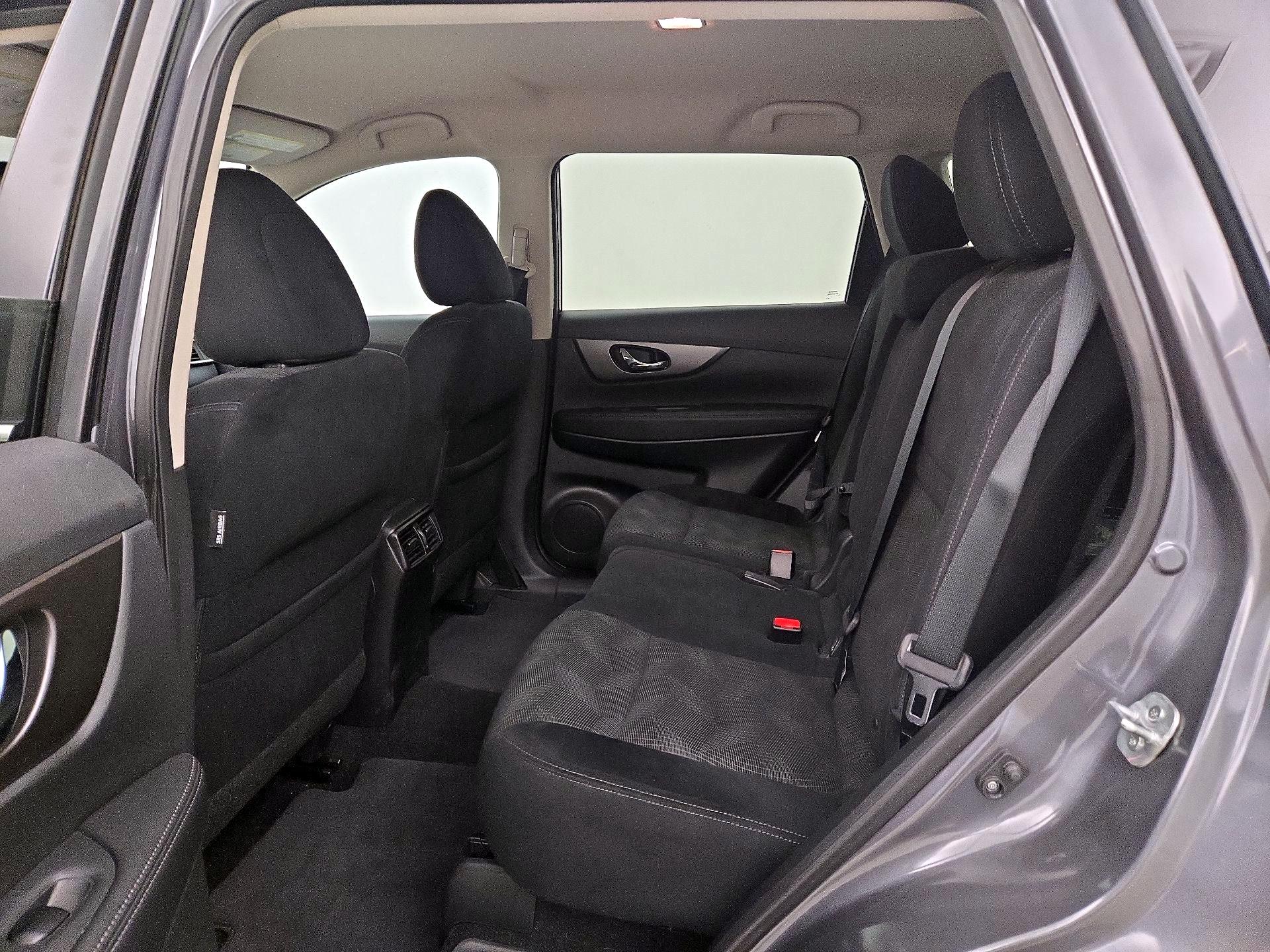 Thumbnail: 2015 Nissan Rogue - 19