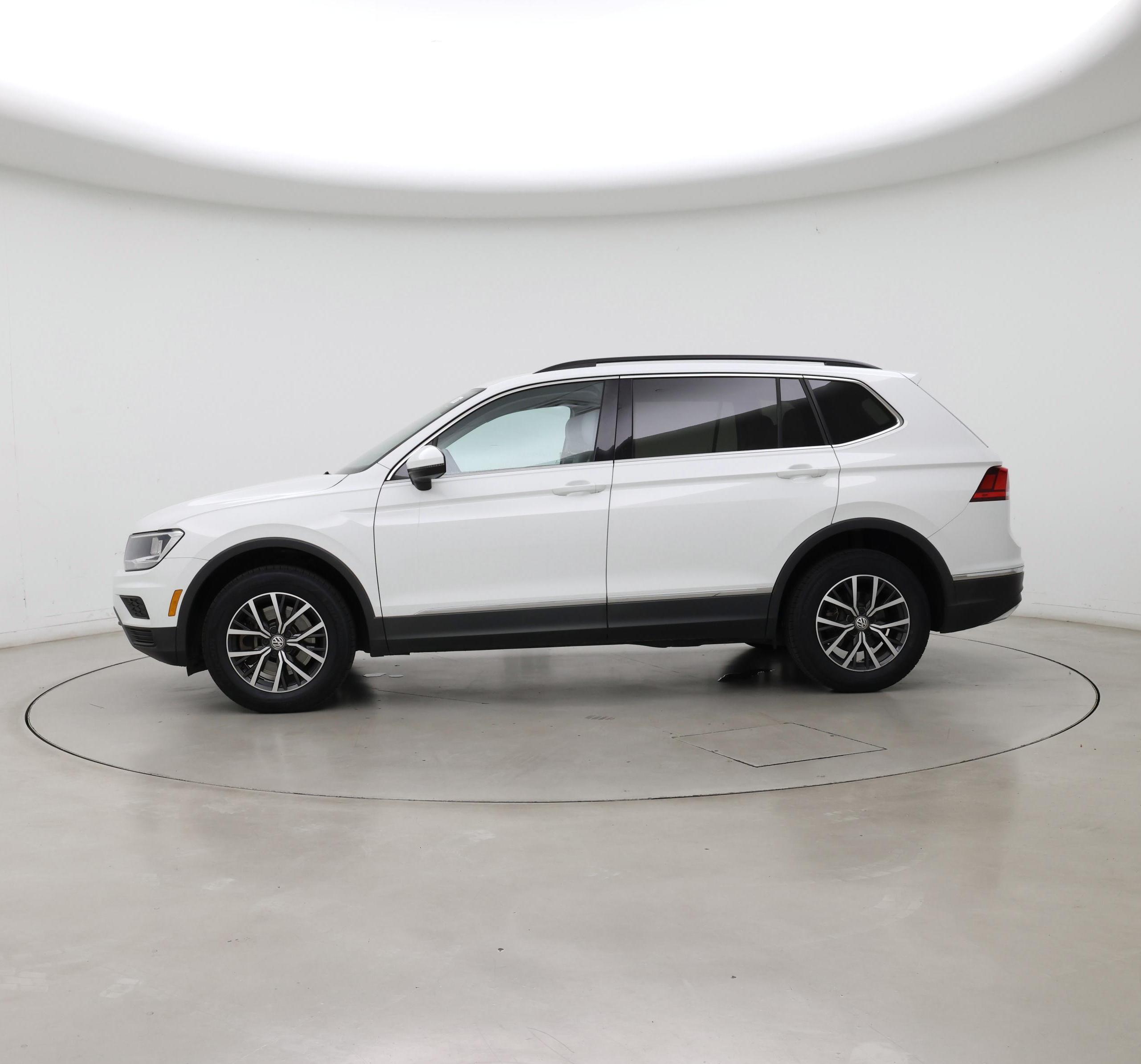 Thumbnail: 2020 Volkswagen Tiguan - 3