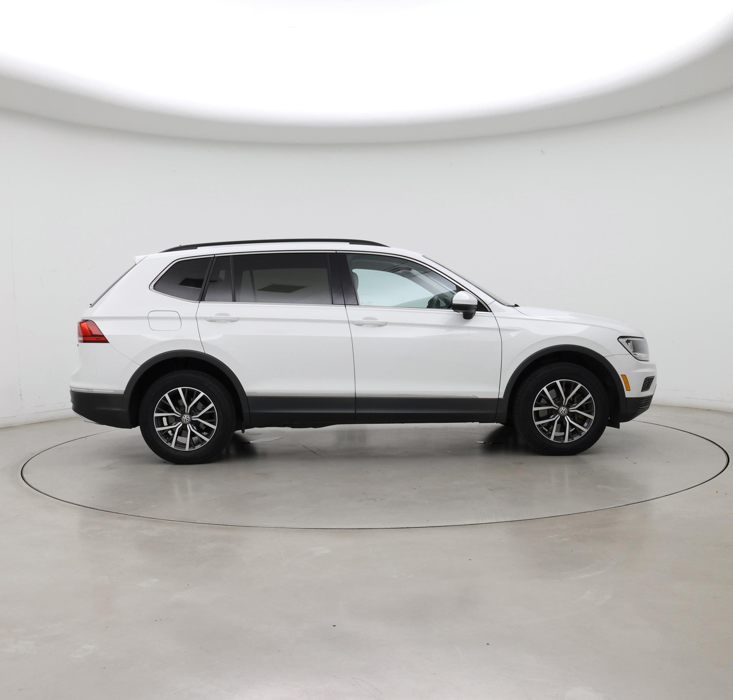 Thumbnail: 2020 Volkswagen Tiguan - 7