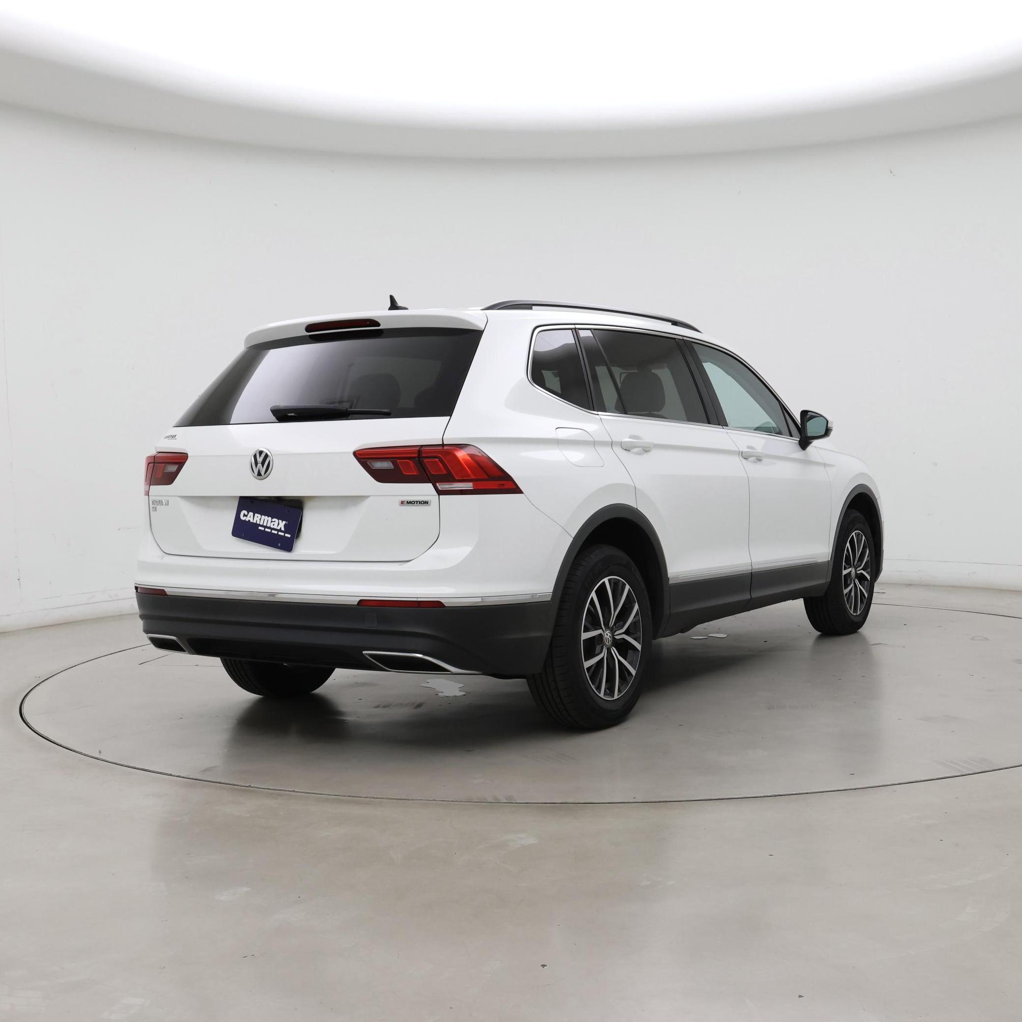 Thumbnail: 2020 Volkswagen Tiguan - 8