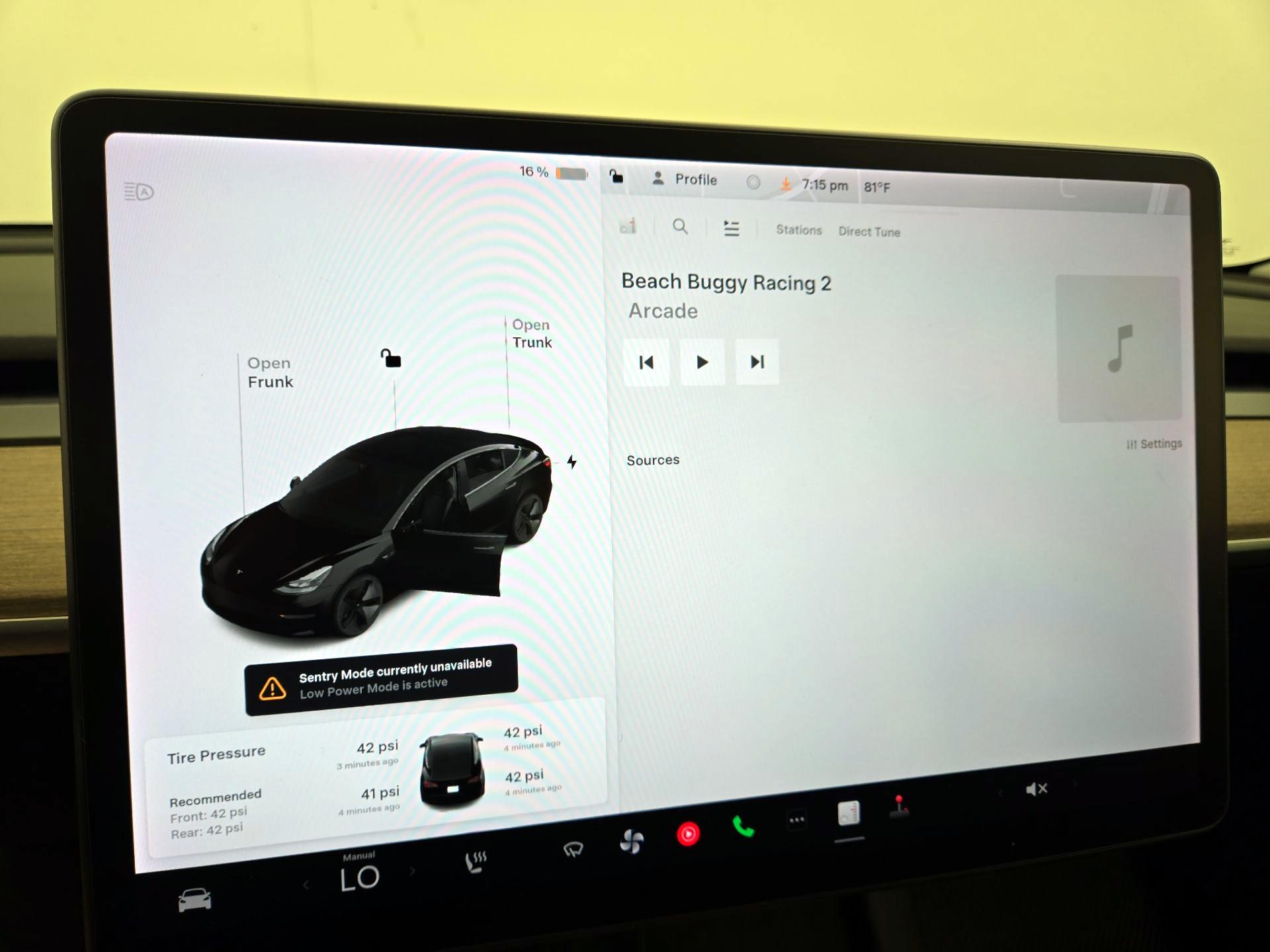 Thumbnail: 2022 Tesla Model 3 - 15