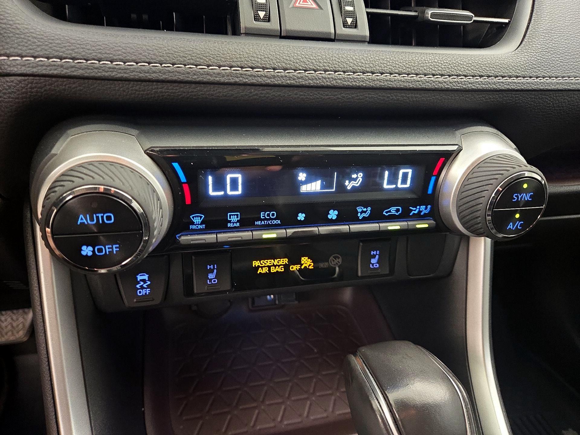 Thumbnail: 2019 Toyota RAV4 - 17
