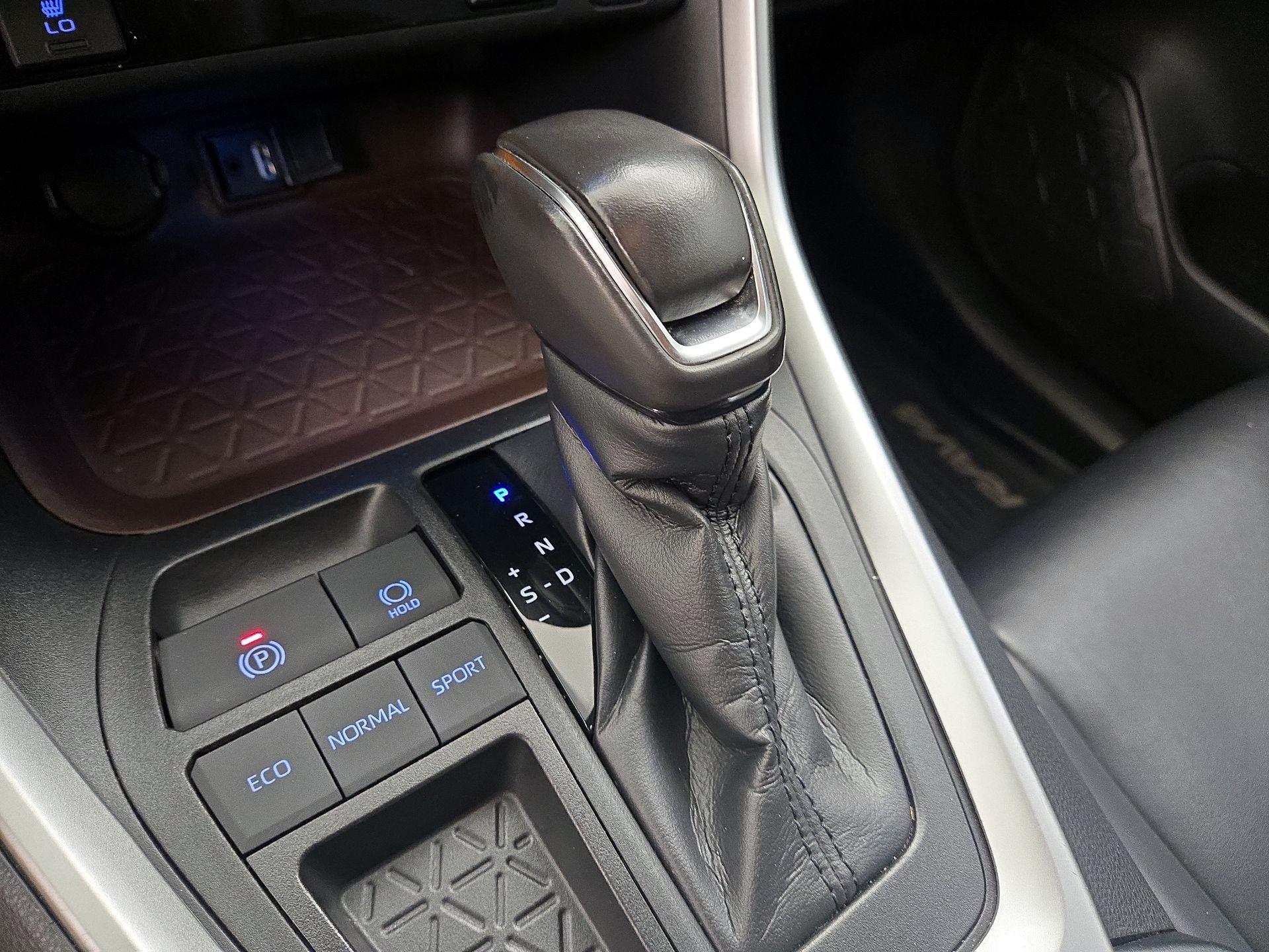 Thumbnail: 2019 Toyota RAV4 - 18