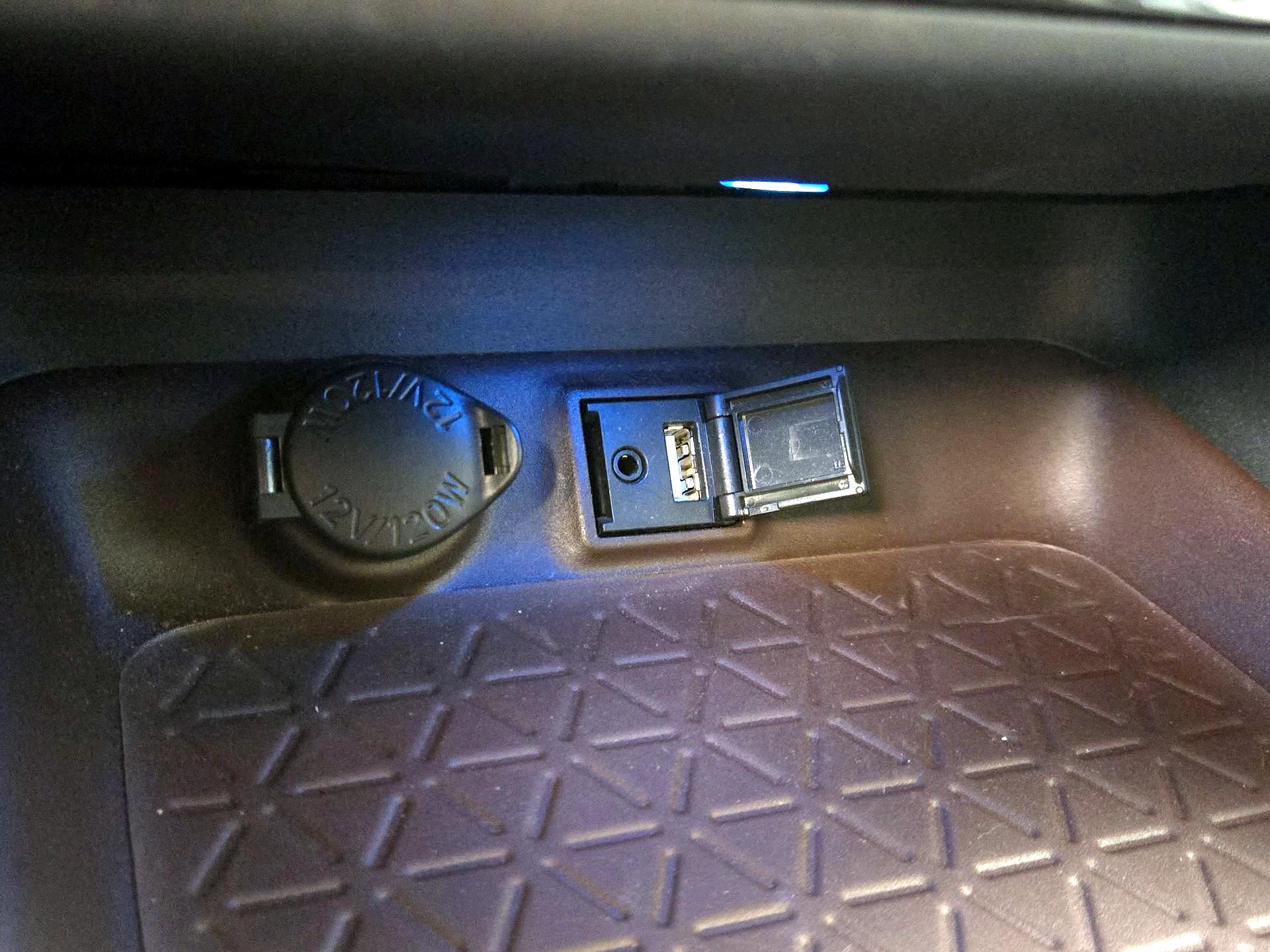 Thumbnail: 2019 Toyota RAV4 - 19