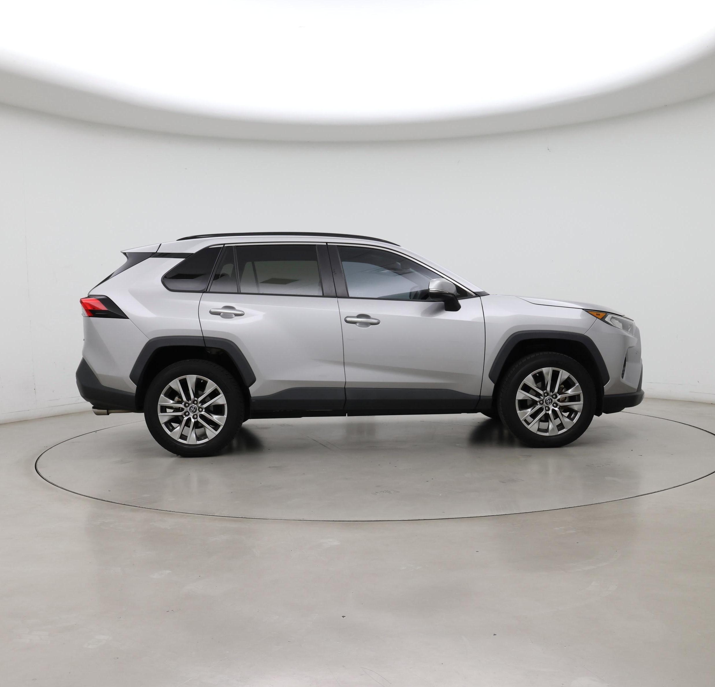Thumbnail: 2019 Toyota RAV4 - 7