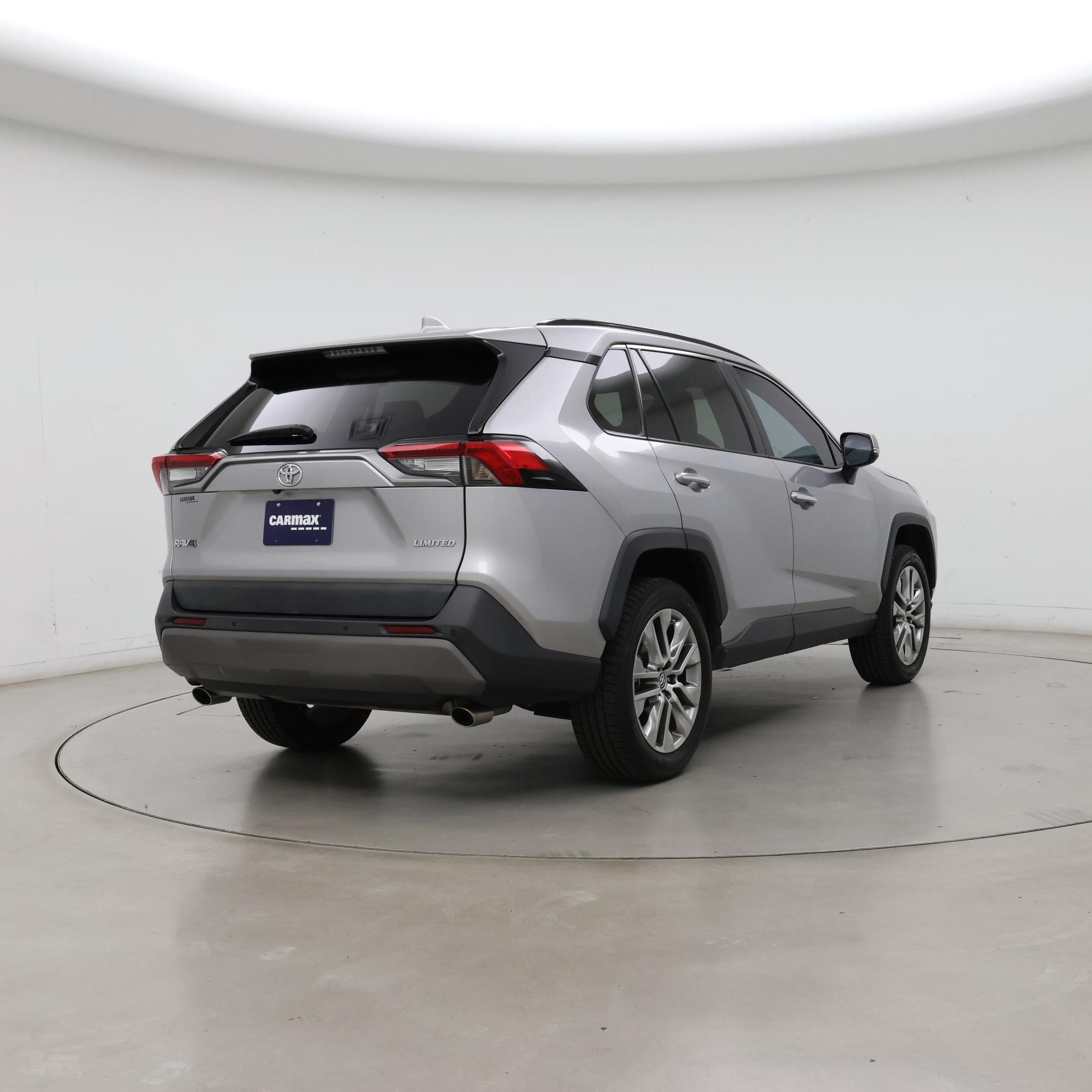 Thumbnail: 2019 Toyota RAV4 - 8
