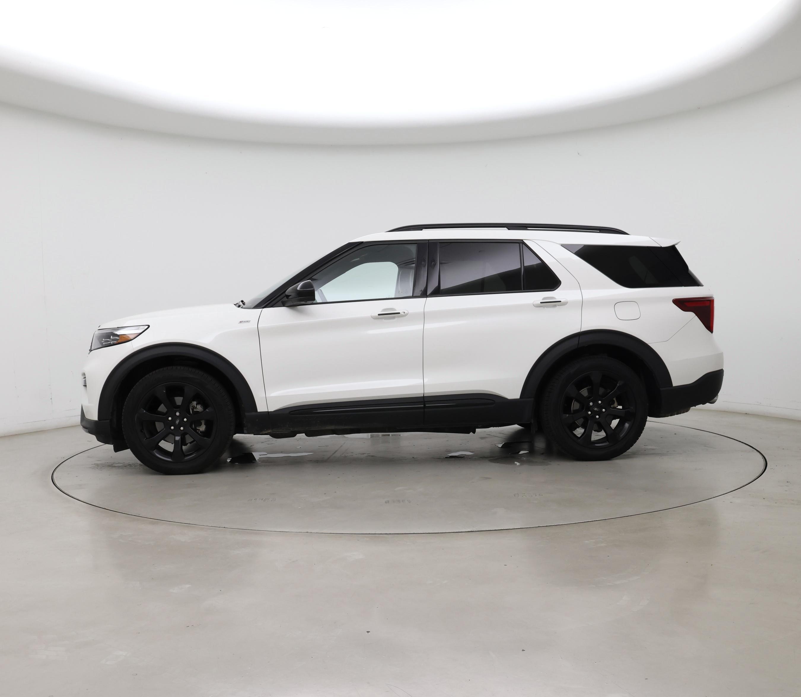 Thumbnail: 2022 Ford Explorer - 3