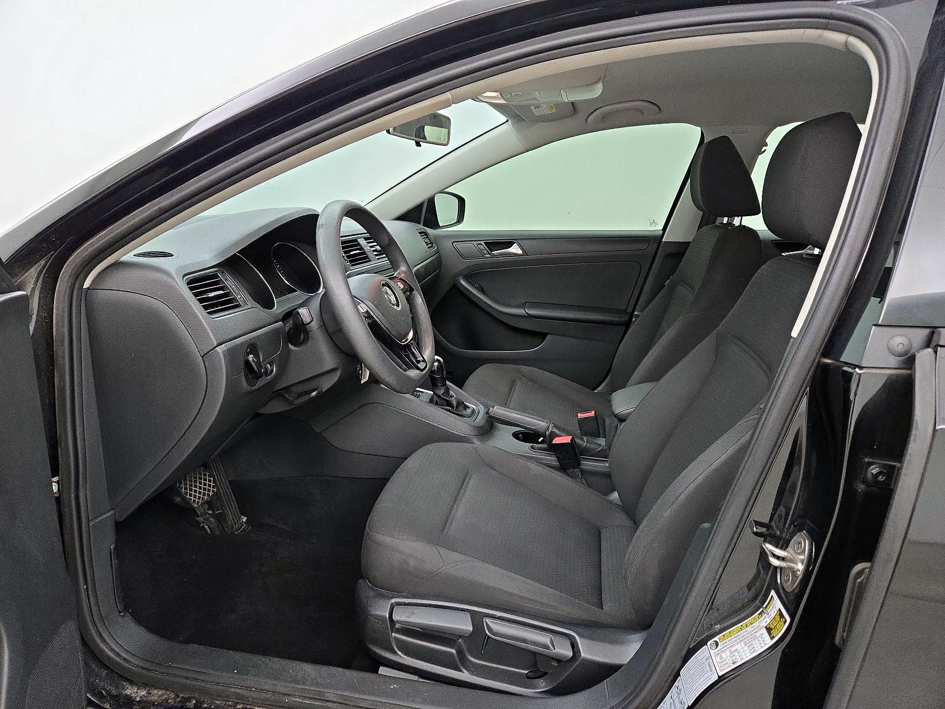 Thumbnail: 2015 Volkswagen Jetta - 11