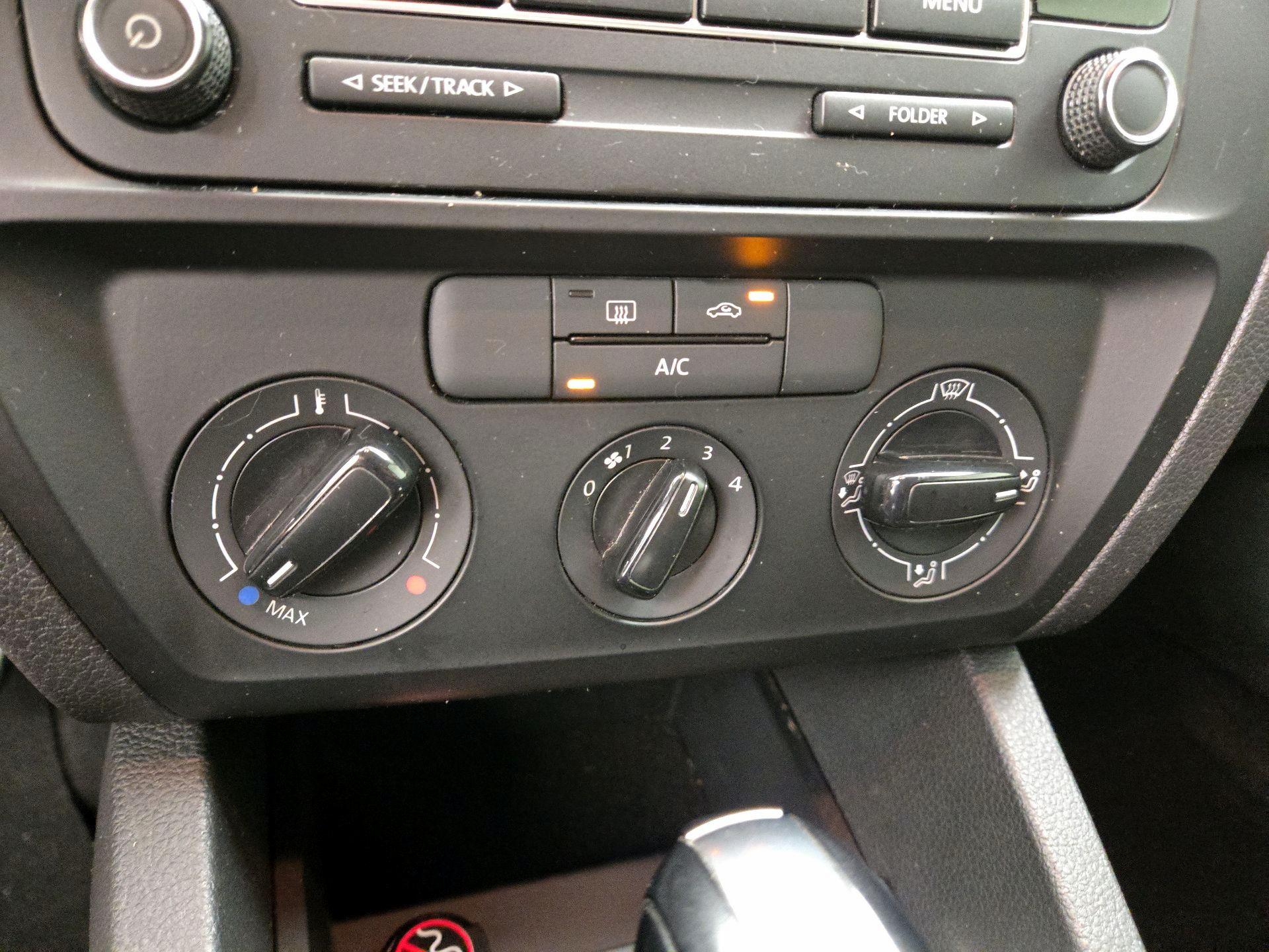 Thumbnail: 2015 Volkswagen Jetta - 15