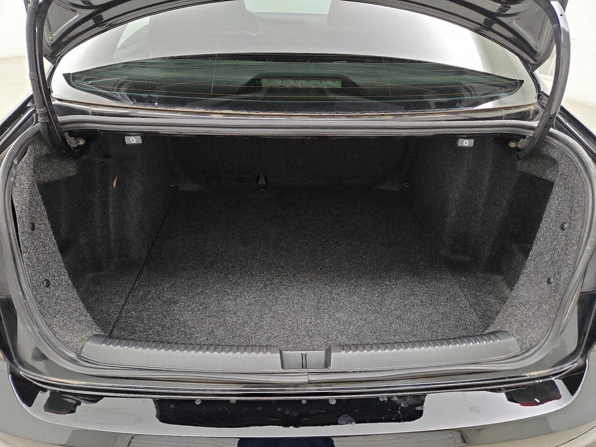 Thumbnail: 2015 Volkswagen Jetta - 19
