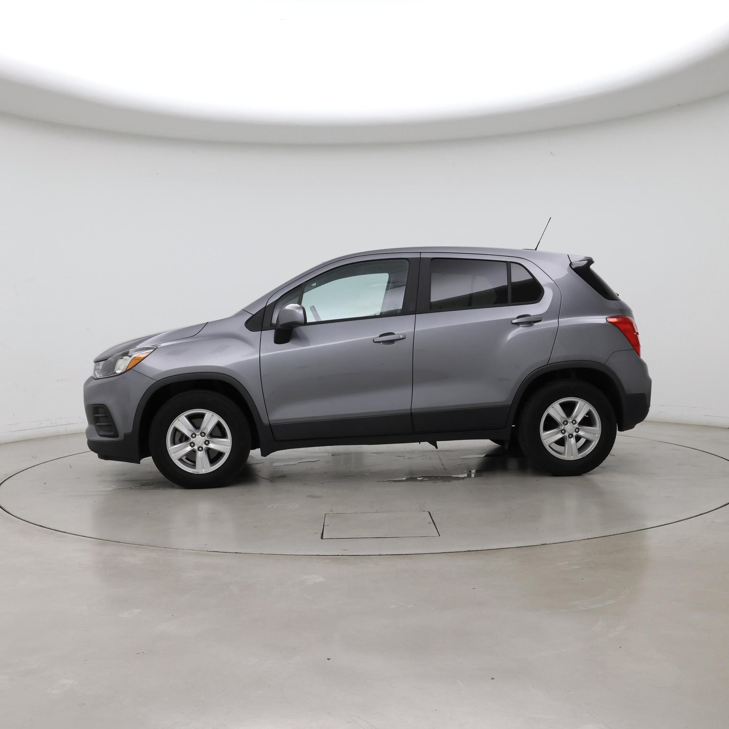 Thumbnail: 2020 Chevrolet Trax - 3